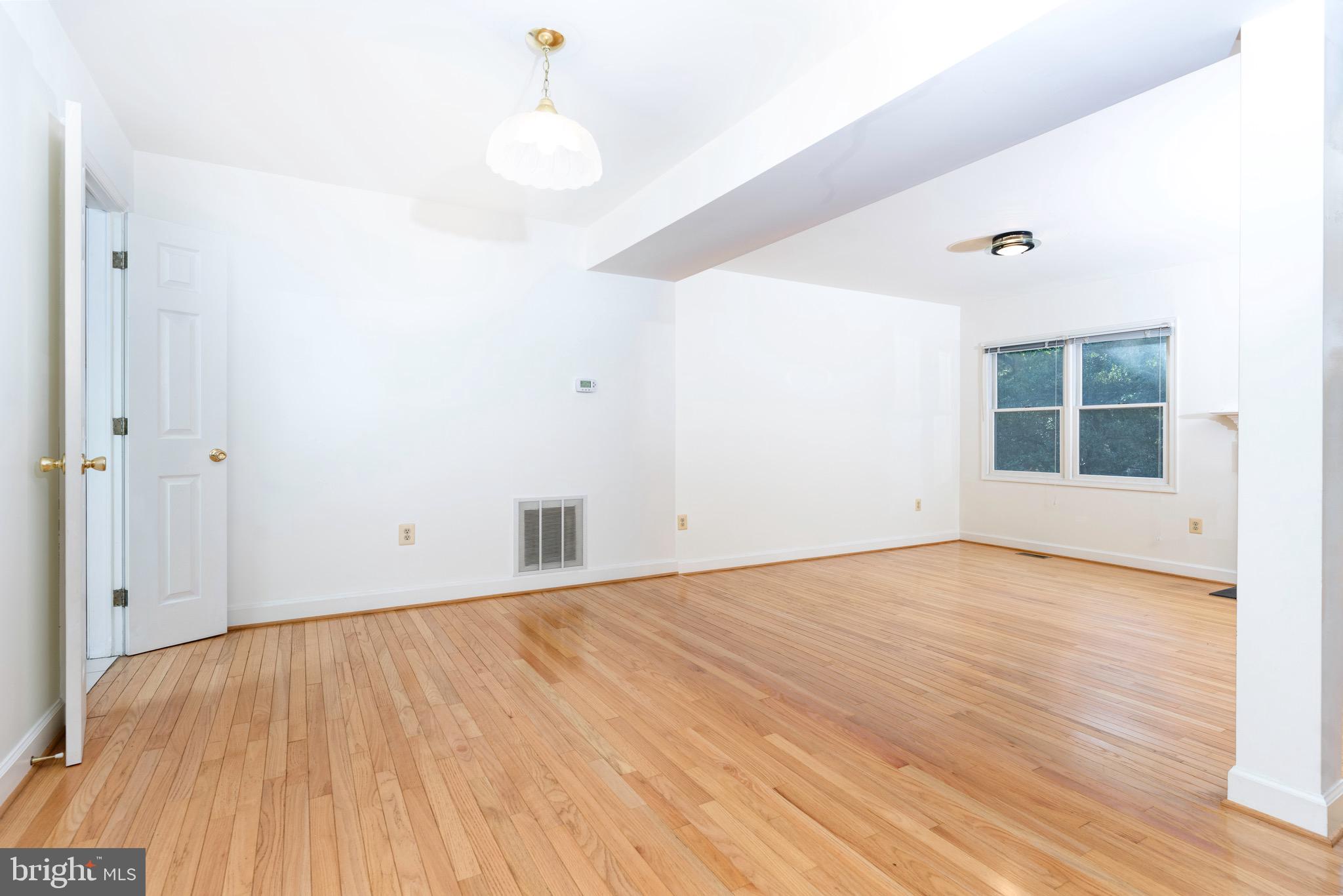 OLD GEORGETOWN VILLAGE - Residential Lease