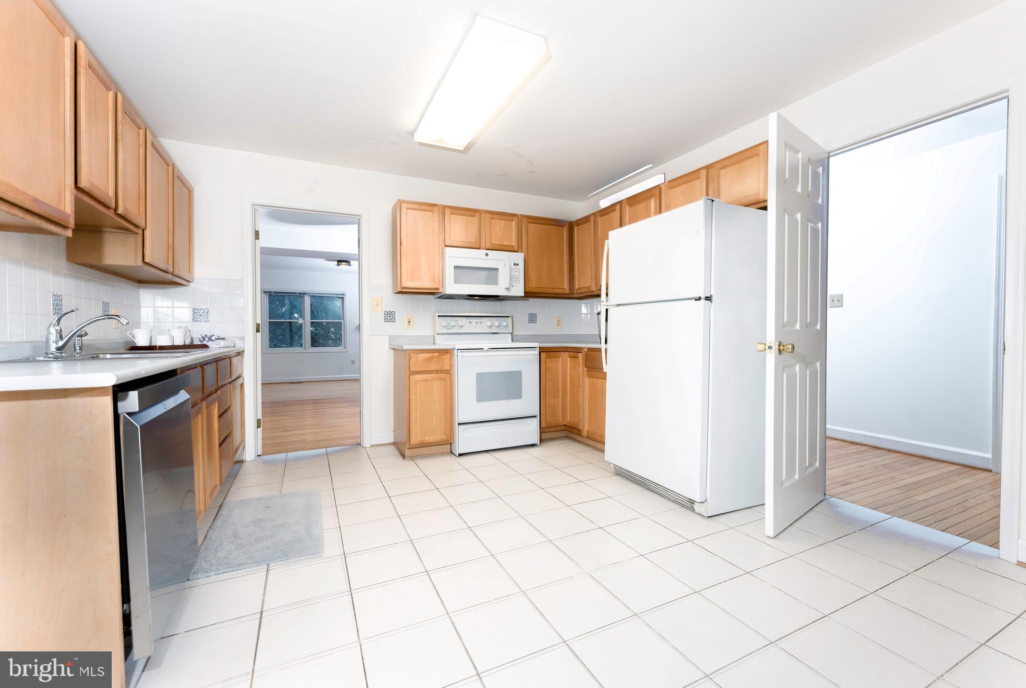 OLD GEORGETOWN VILLAGE - Residential Lease