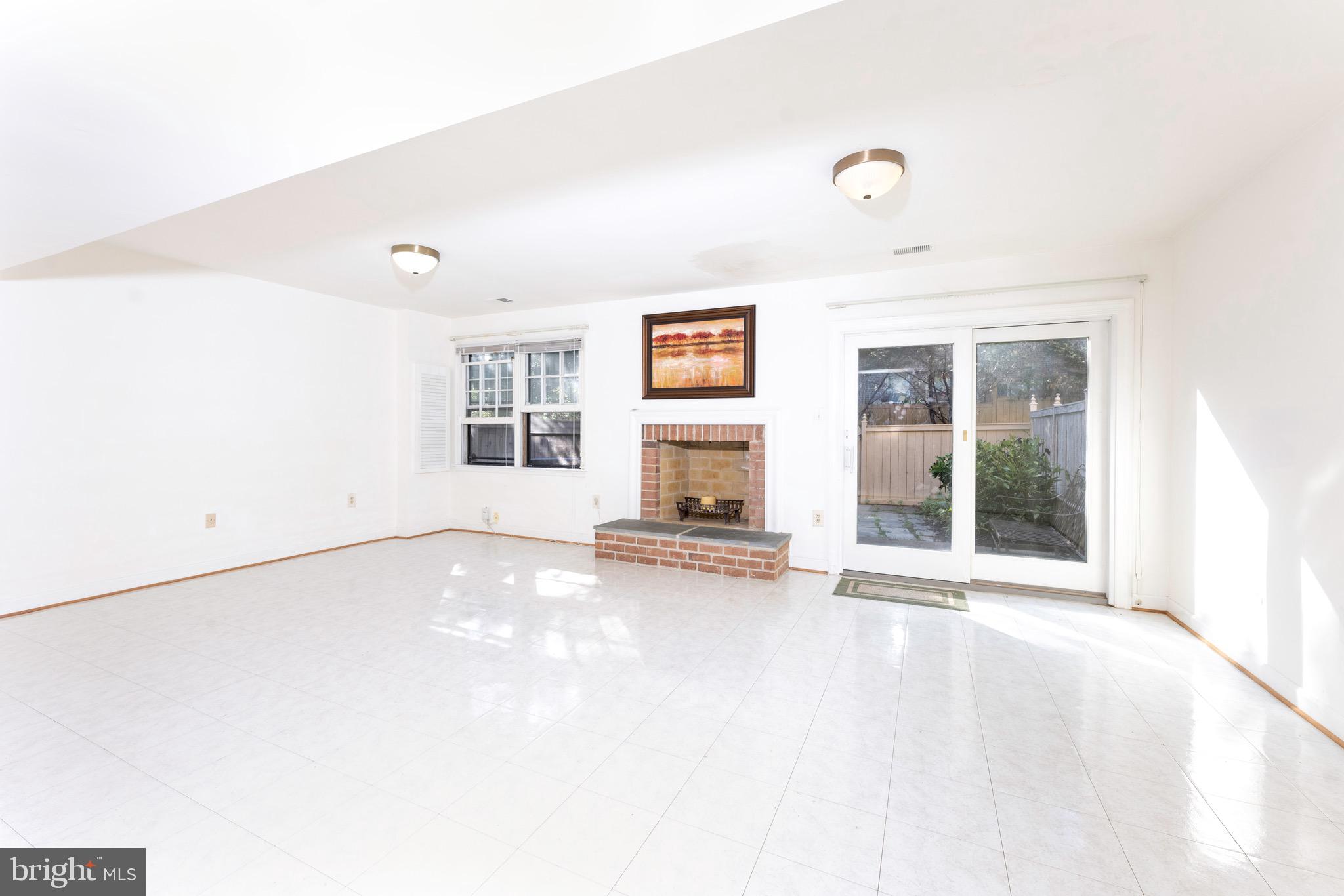 OLD GEORGETOWN VILLAGE - Residential Lease