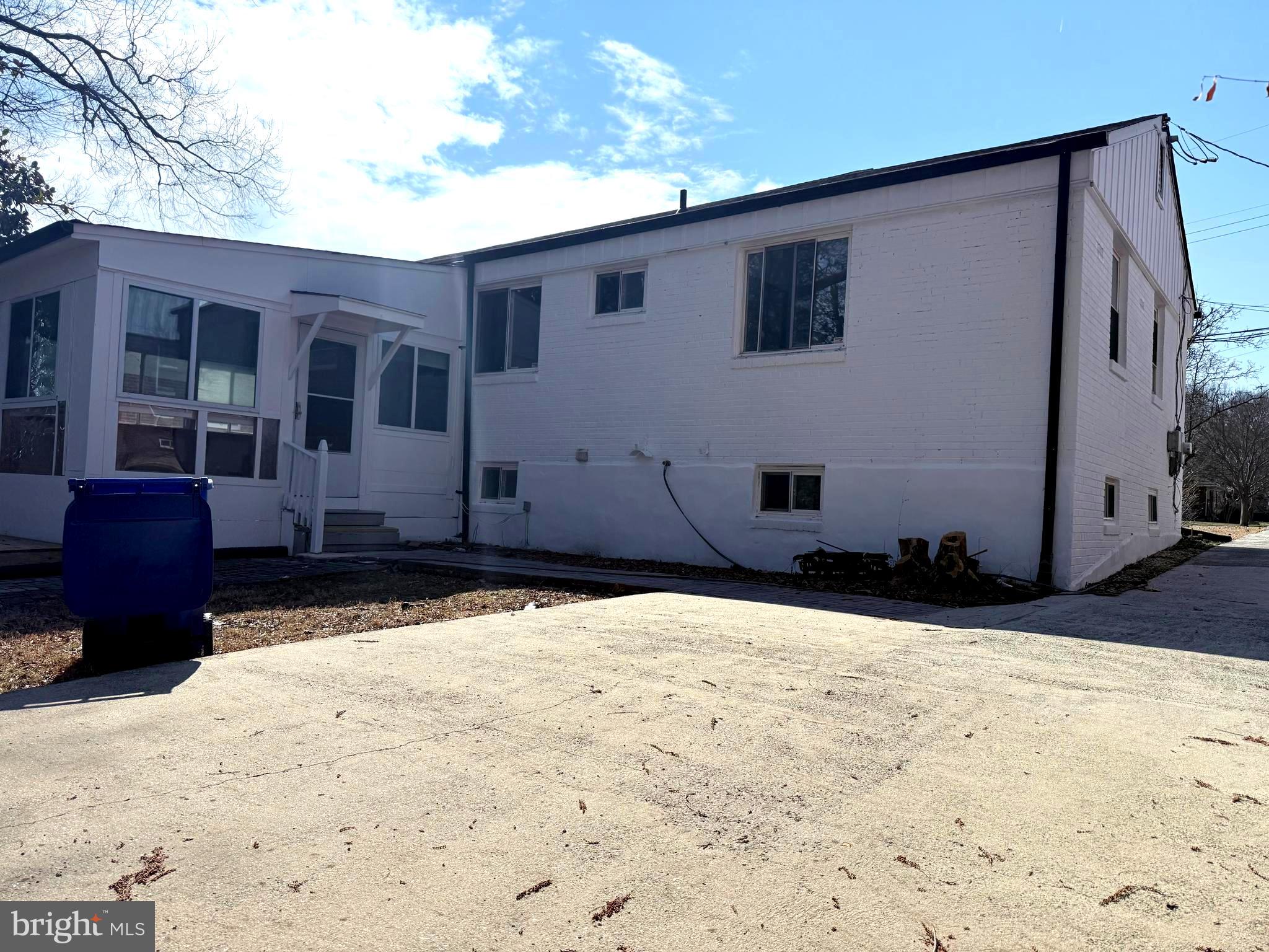 6709 FOREST HILL DRIVE