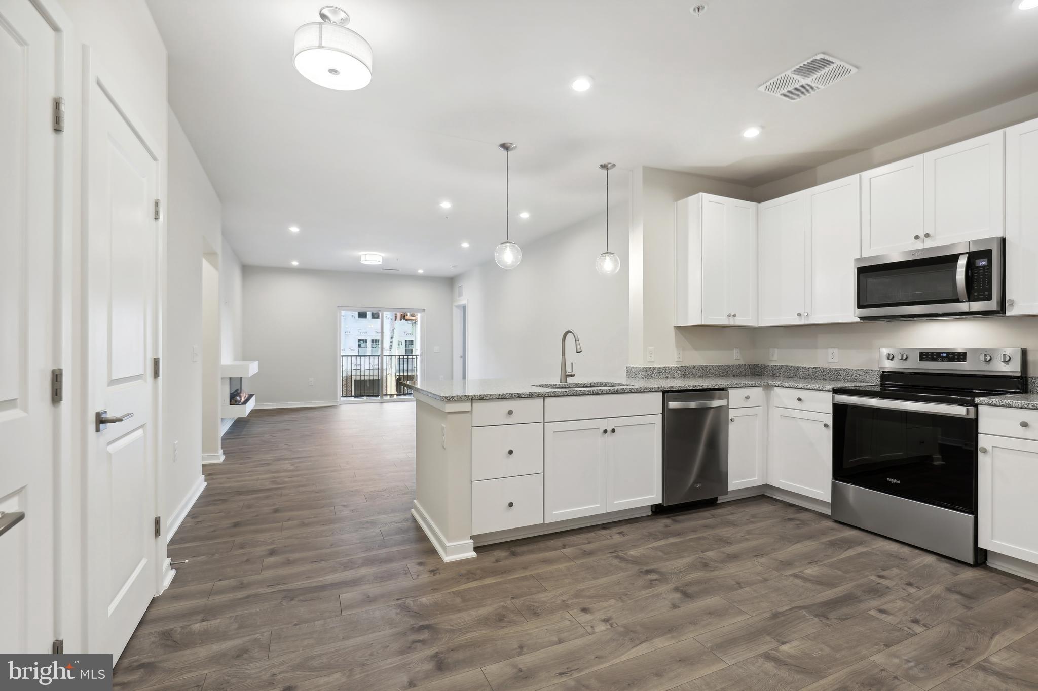 POTOMAC STATION MARKETPLACE - Residential