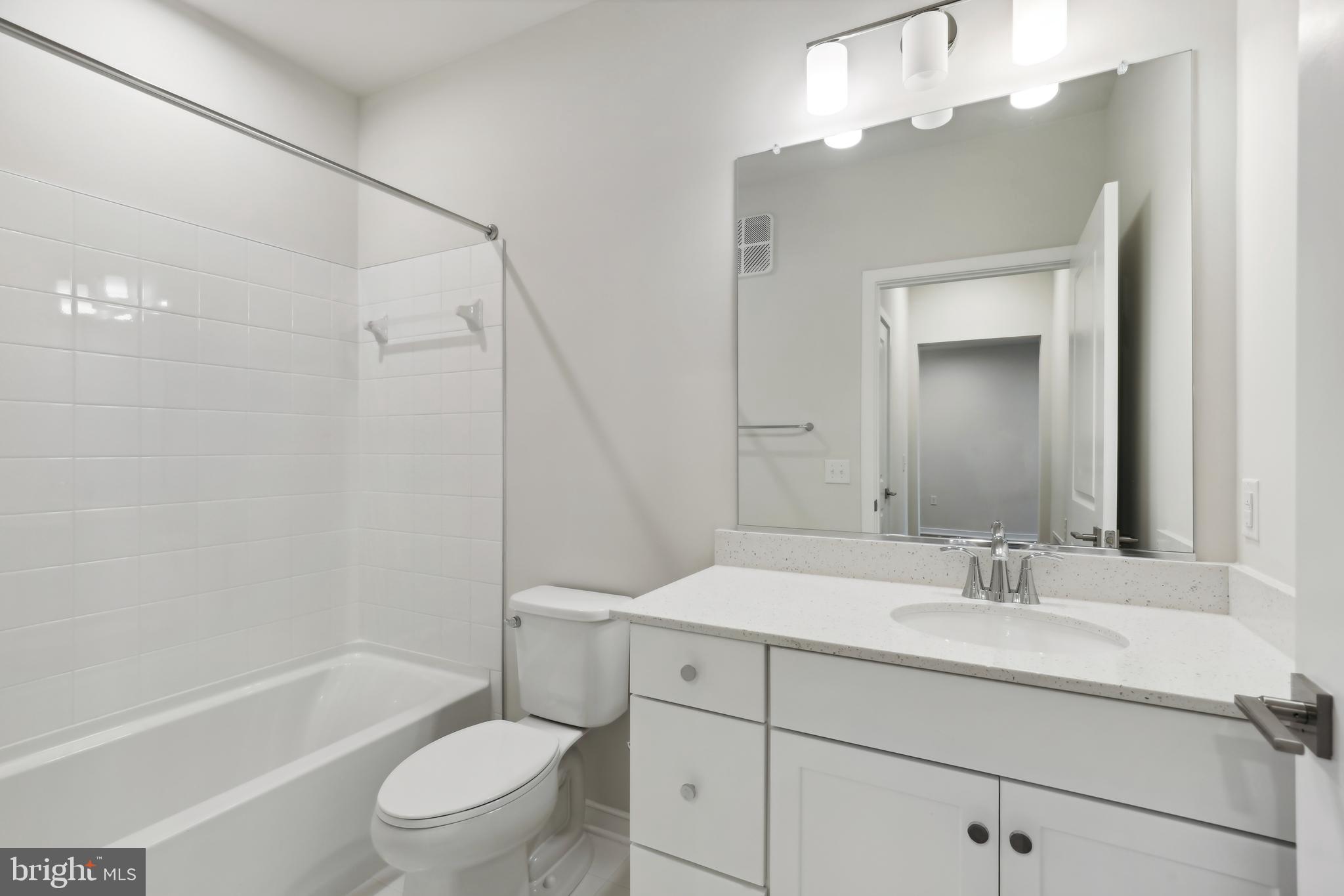 POTOMAC STATION MARKETPLACE - Residential