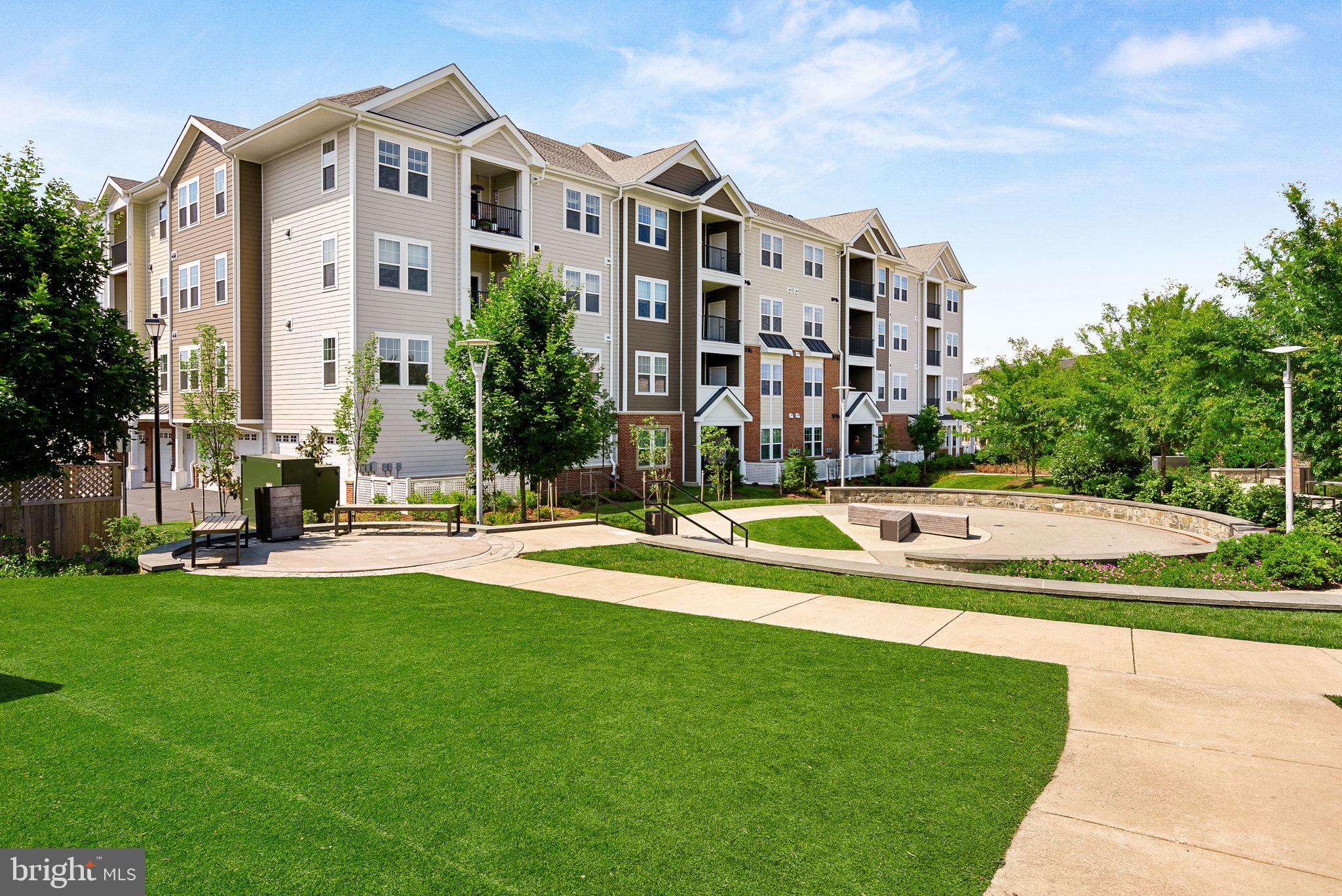 POTOMAC STATION MARKETPLACE - Residential