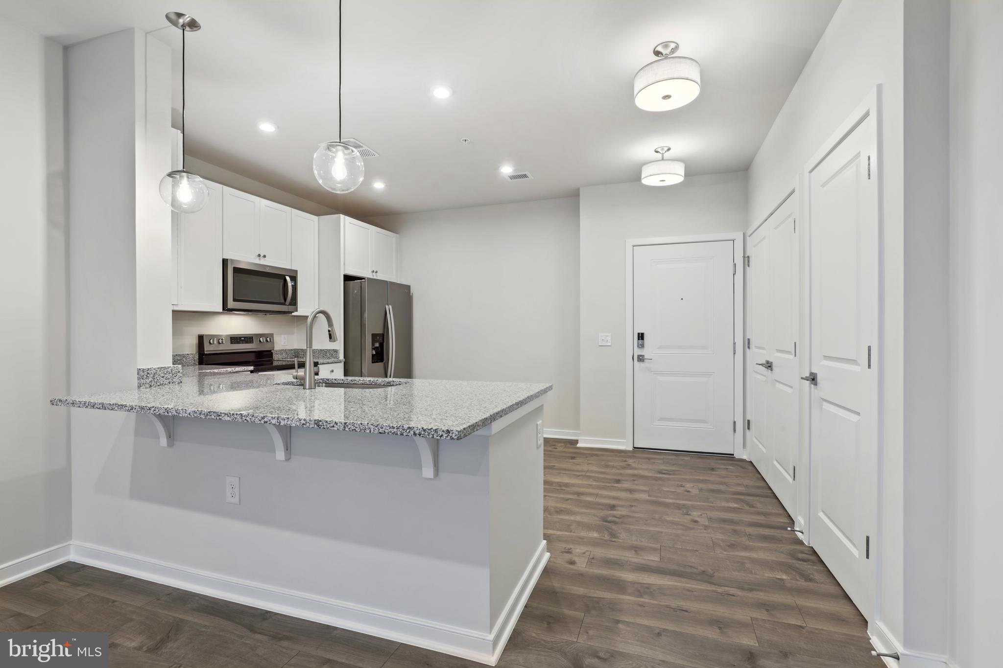 POTOMAC STATION MARKETPLACE - Residential