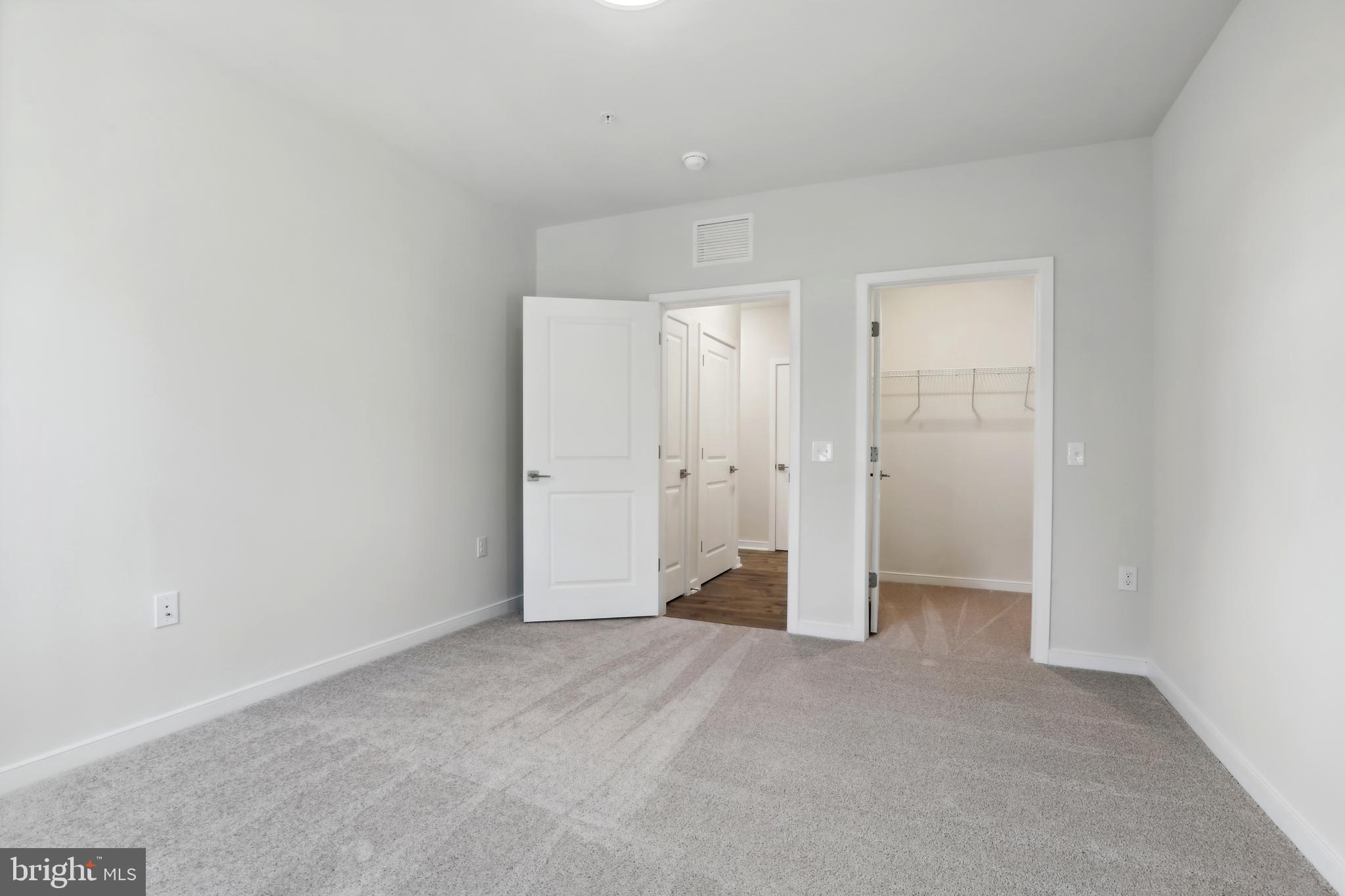 POTOMAC STATION MARKETPLACE - Residential