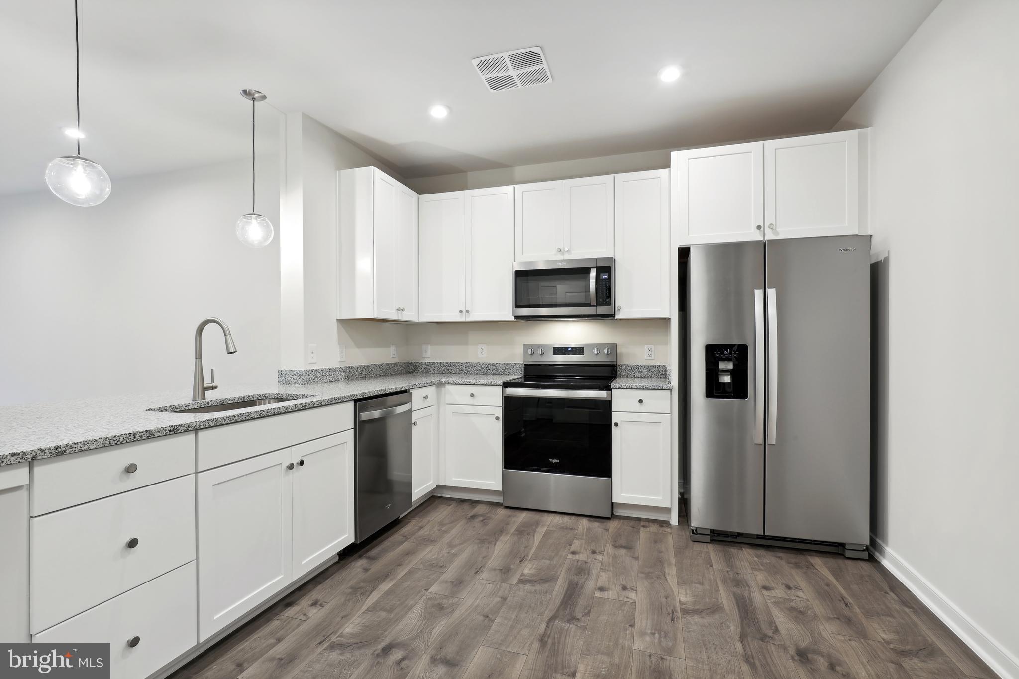 POTOMAC STATION MARKETPLACE - Residential