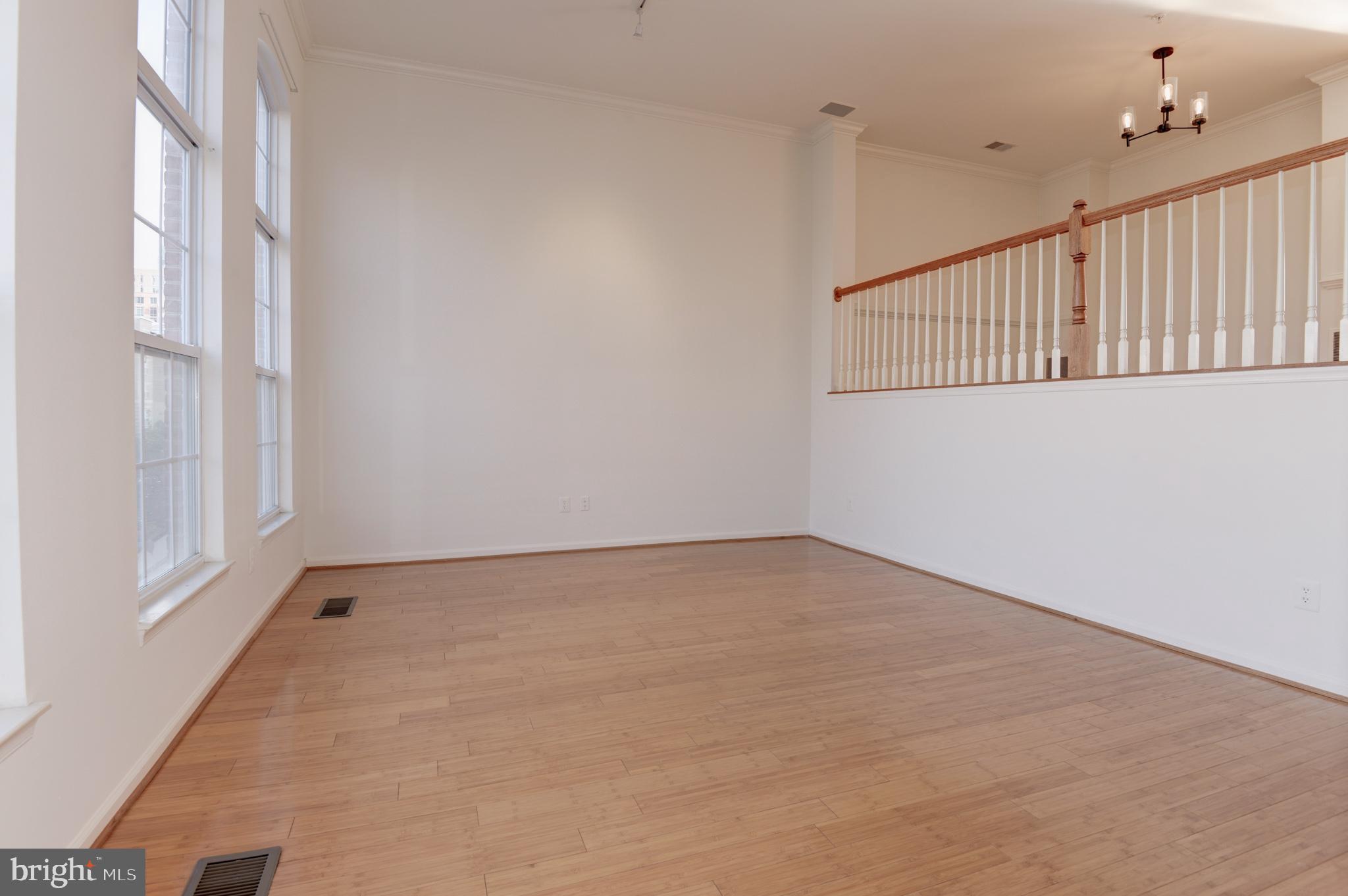 1984 CRESCENT PARK DRIVE 15B