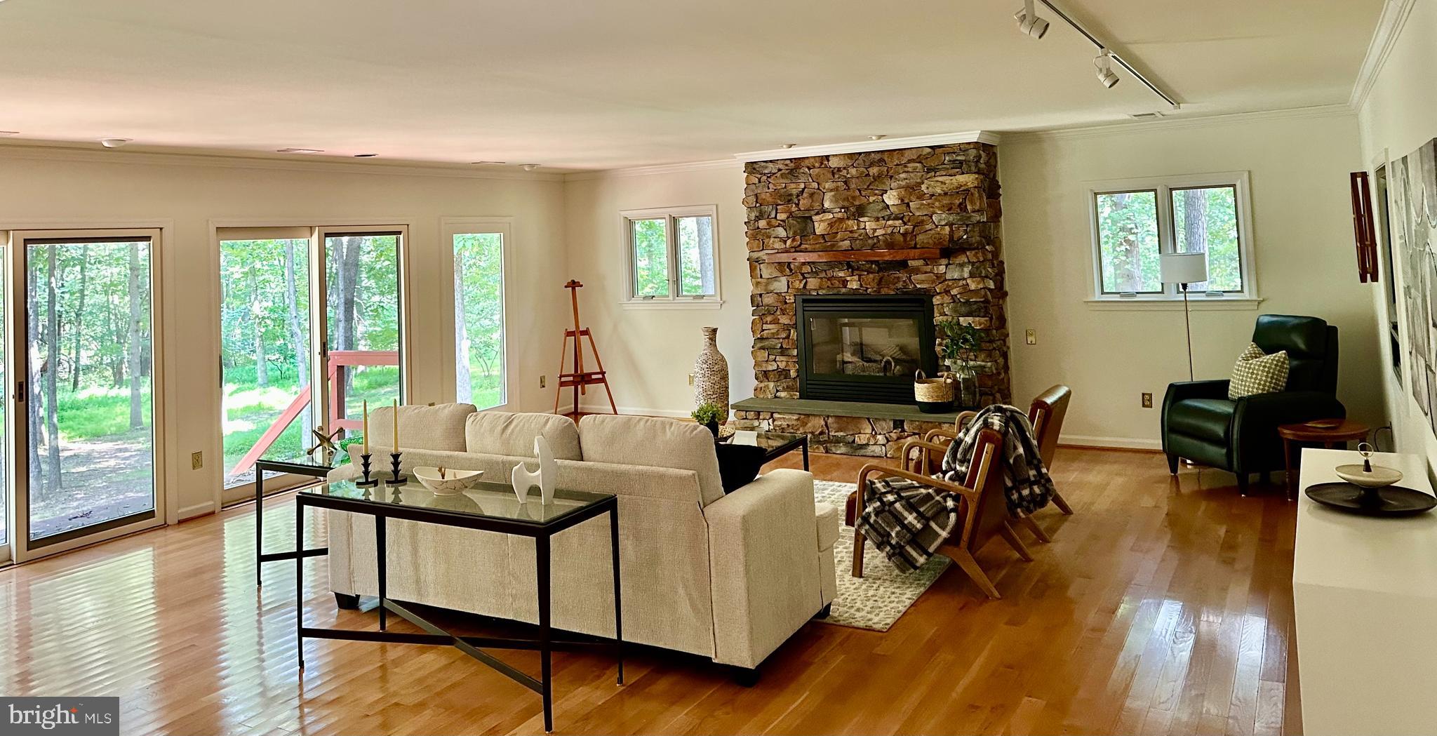 15679 EDGEGROVE ROAD