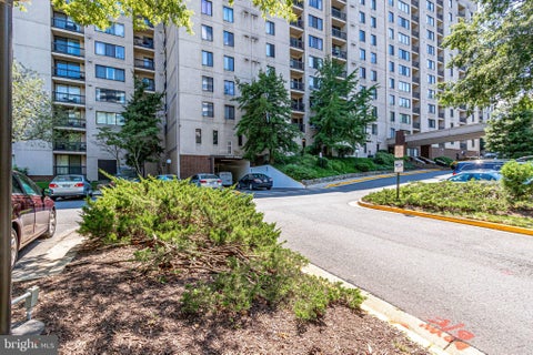 Photo of 6300 Stevenson Avenue #321, ALEXANDRIA, VA 22304 (MLS # VAAX2063822)