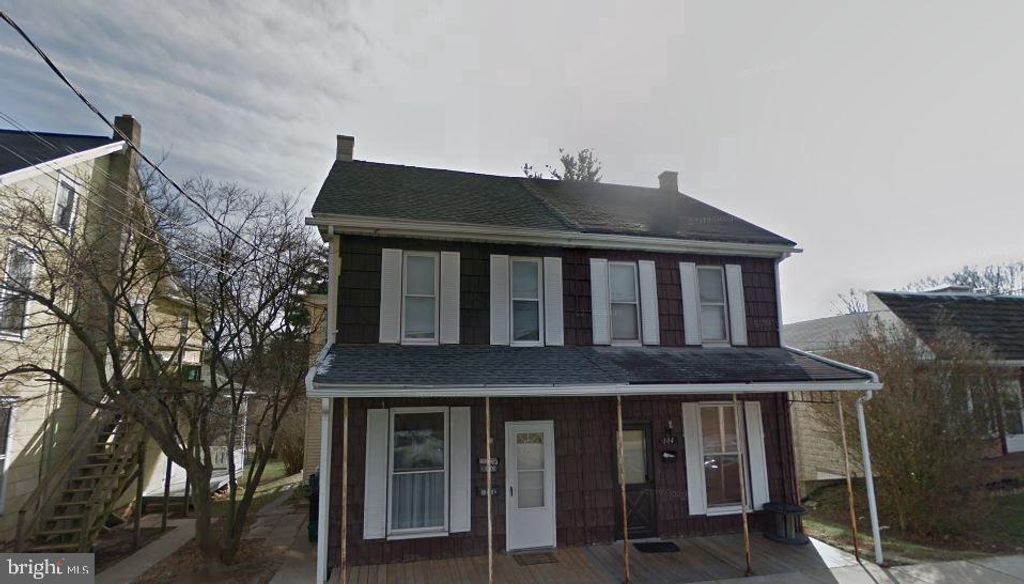 Photo of 106 E WASHINGTON ST, ELIZABETHTOWN, PA 17022 (MLS # PALA2026140)
