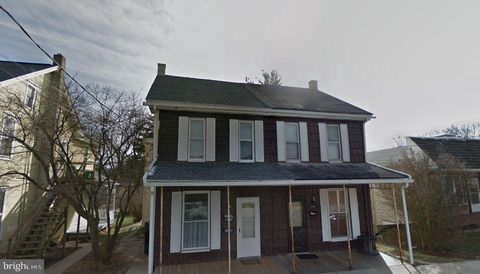 Photo of 106 E WASHINGTON ST, ELIZABETHTOWN, PA 17022 (MLS # PALA2026140)