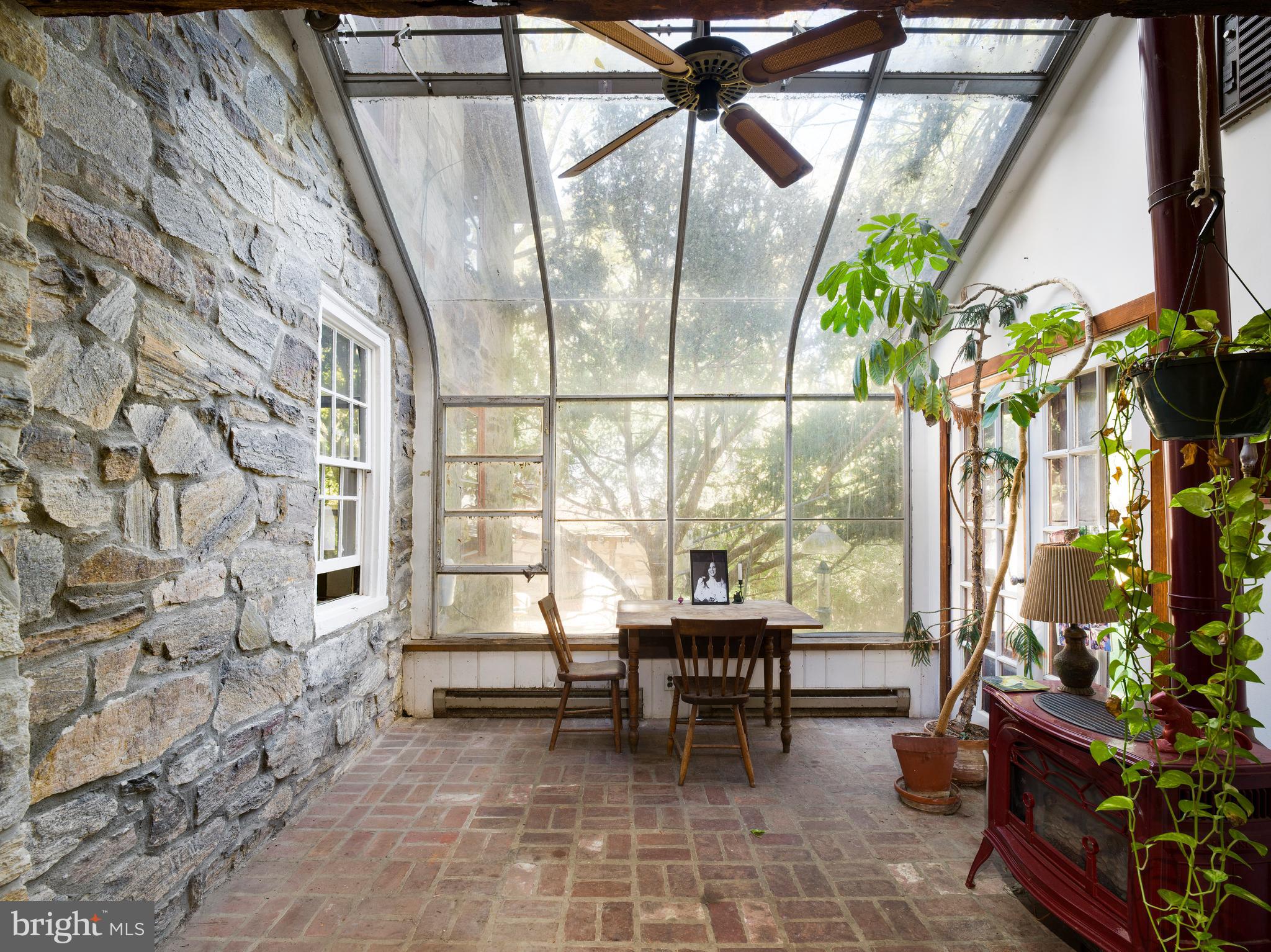 NEWTOWN SQ - Residential