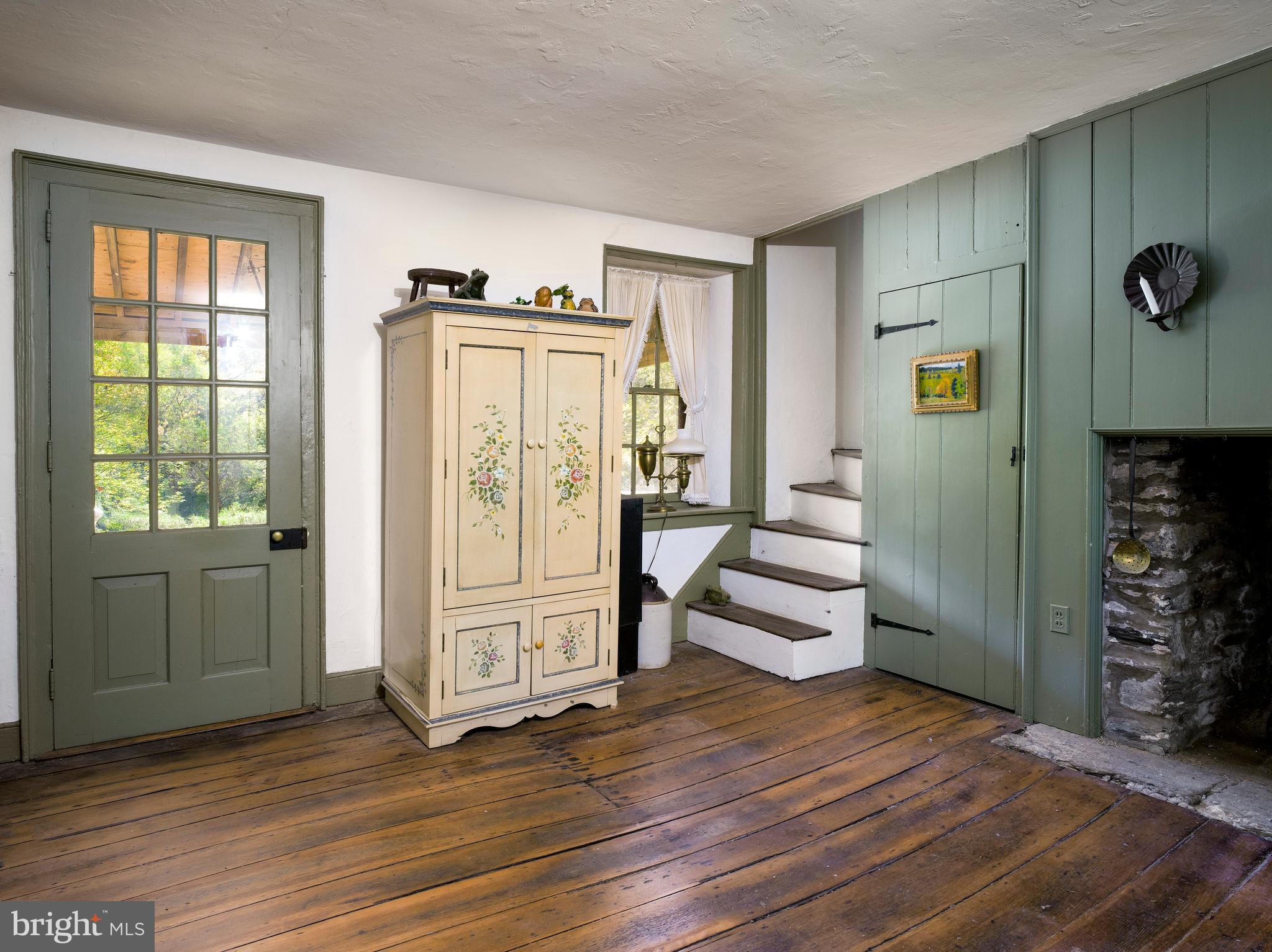 NEWTOWN SQ - Residential