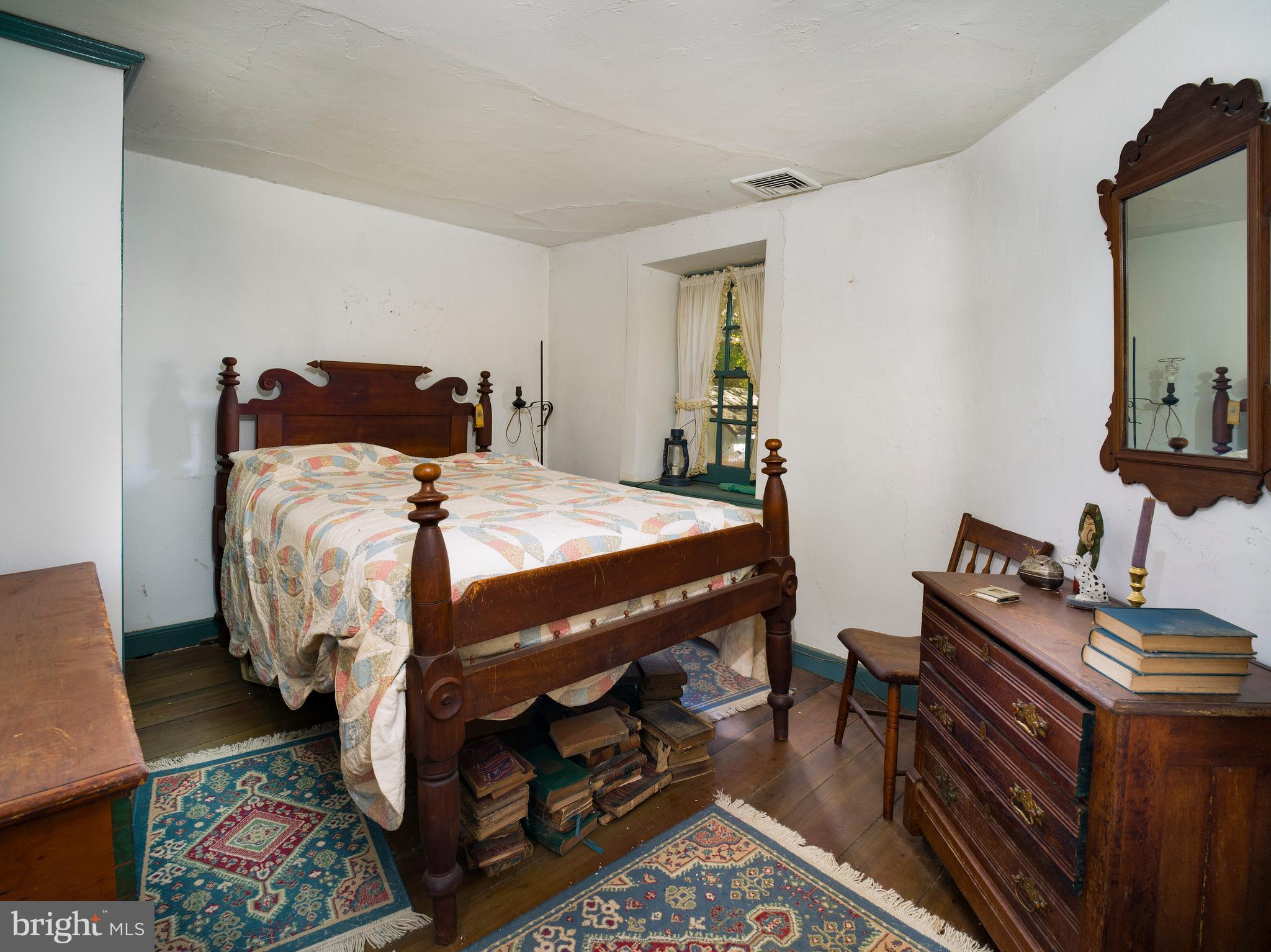 NEWTOWN SQ - Residential