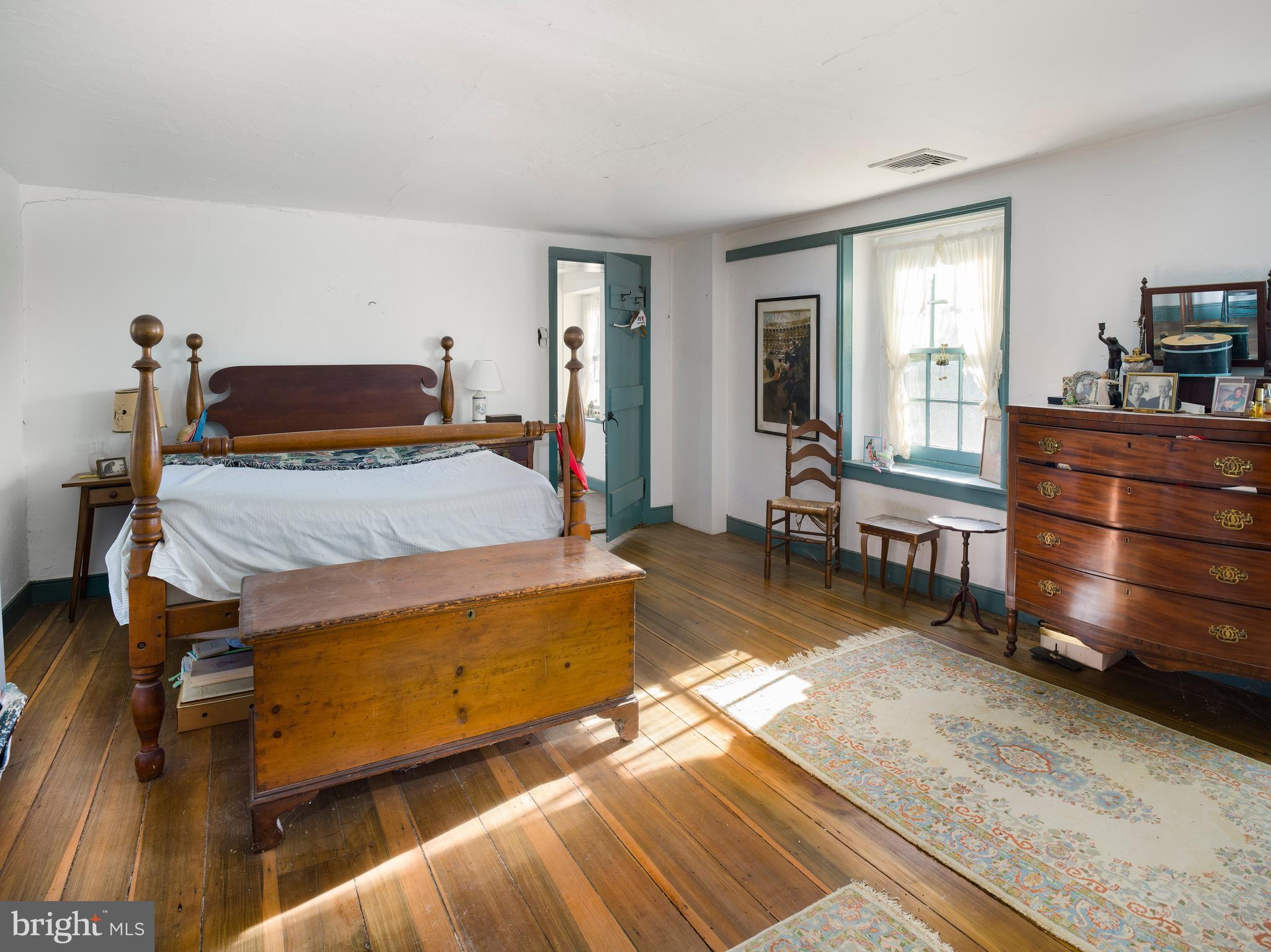 NEWTOWN SQ - Residential