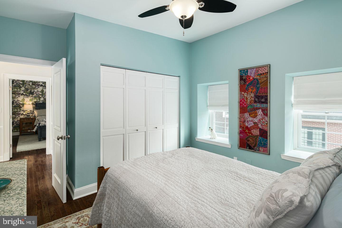 QUEEN VILLAGE - Residential