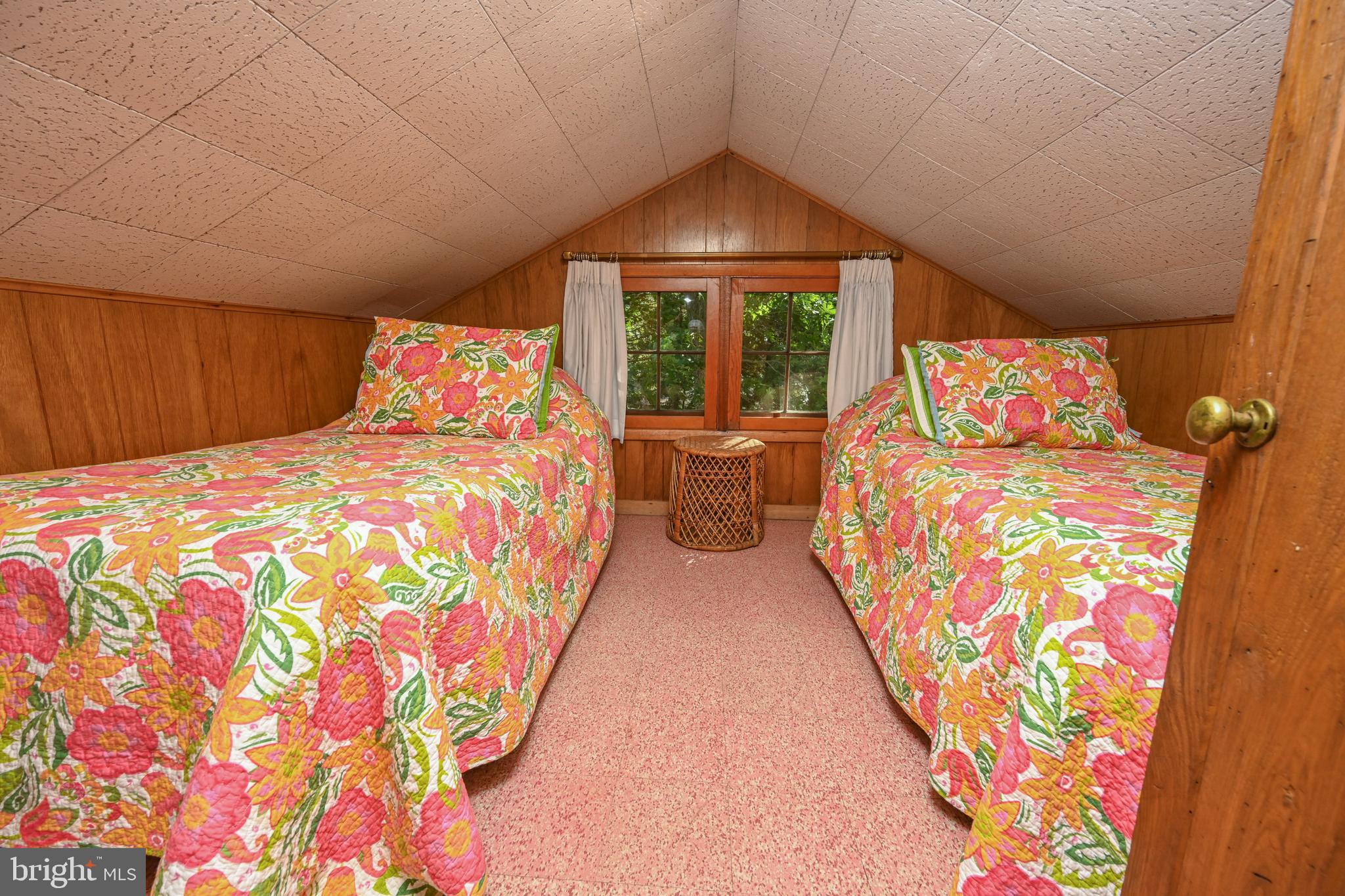 TURKEY NECK ESTATES - Residential