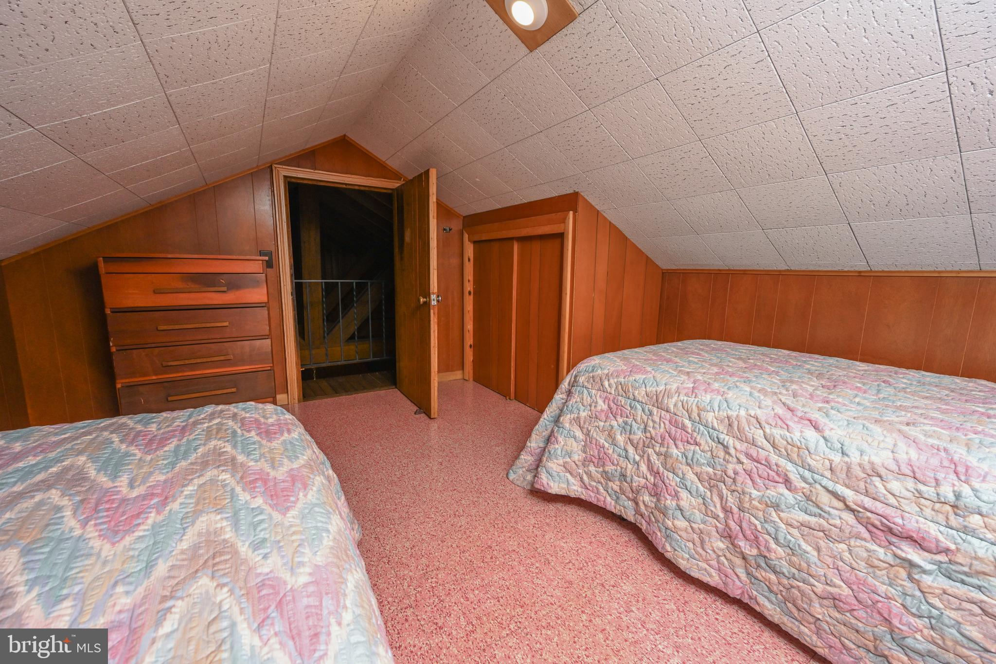 TURKEY NECK ESTATES - Residential