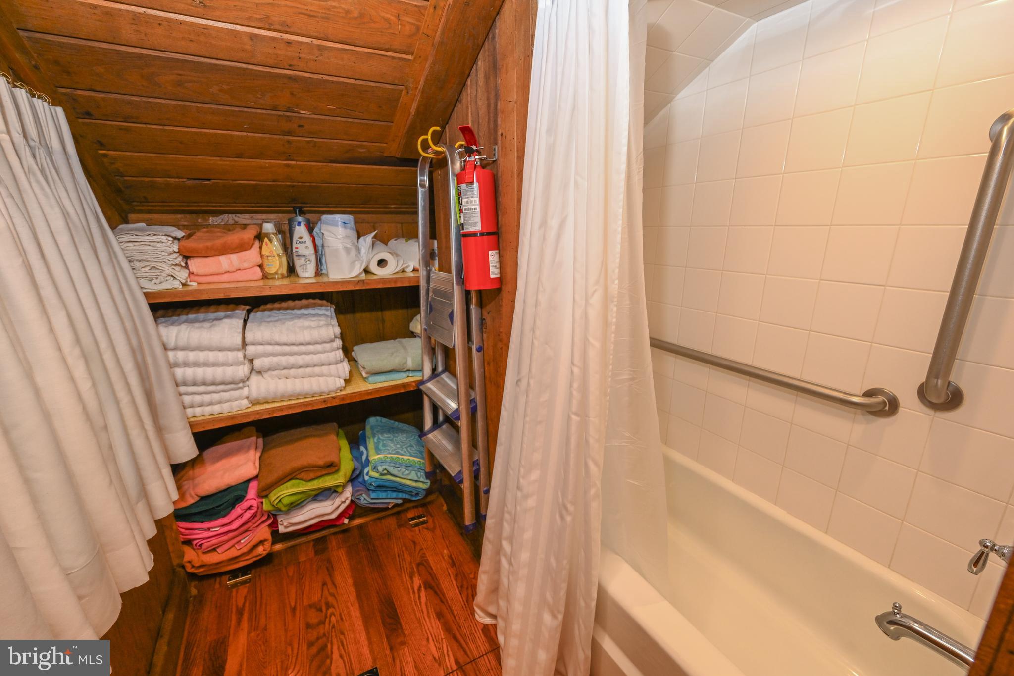 TURKEY NECK ESTATES - Residential