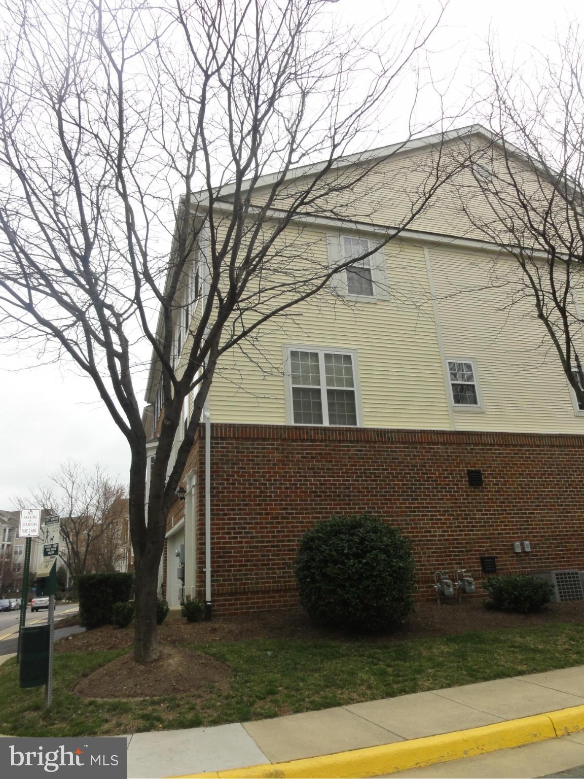 HIGH POINTE AT JEFFERSON PARK - Residential Lease