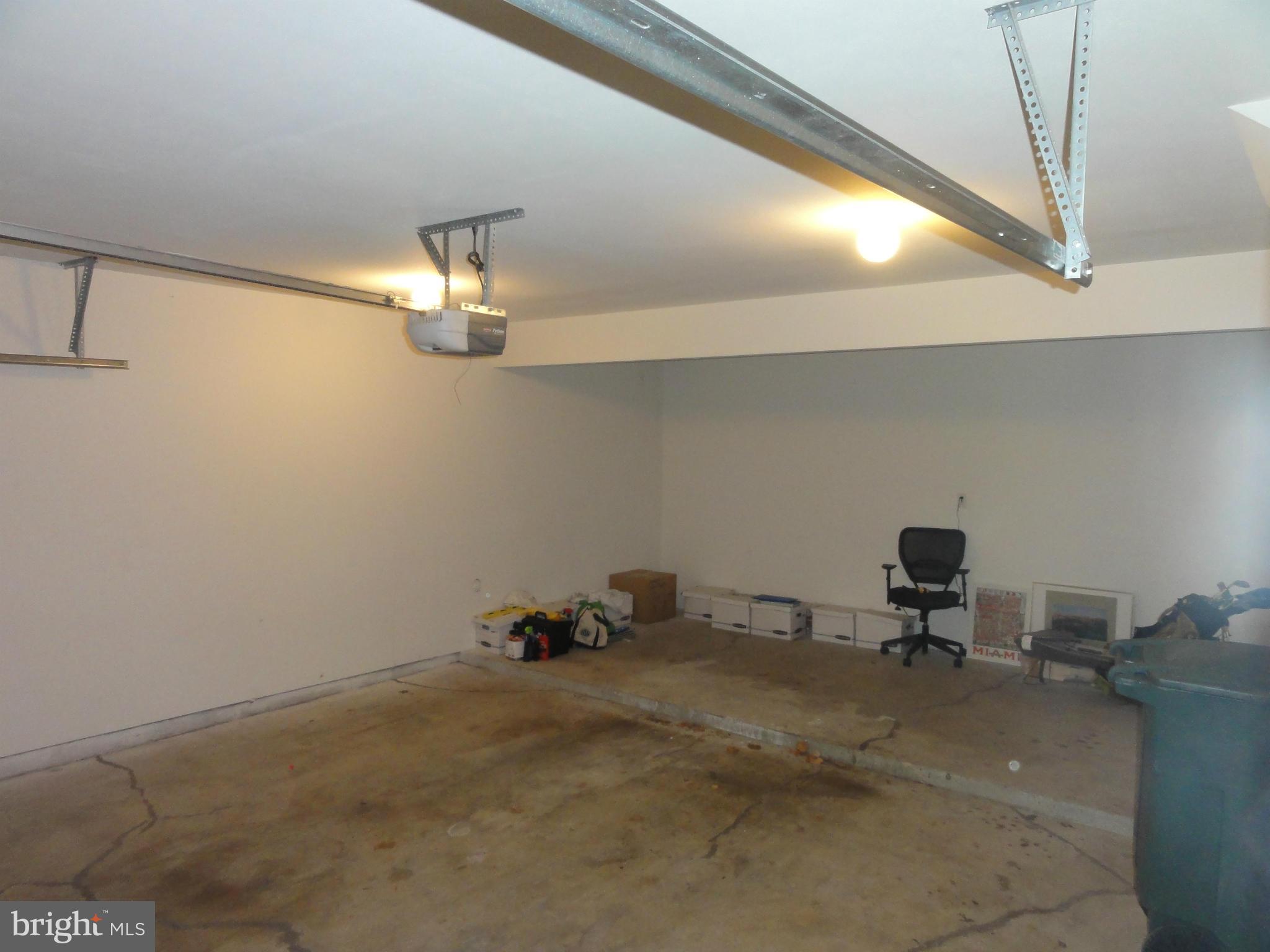 HIGH POINTE AT JEFFERSON PARK - Residential Lease