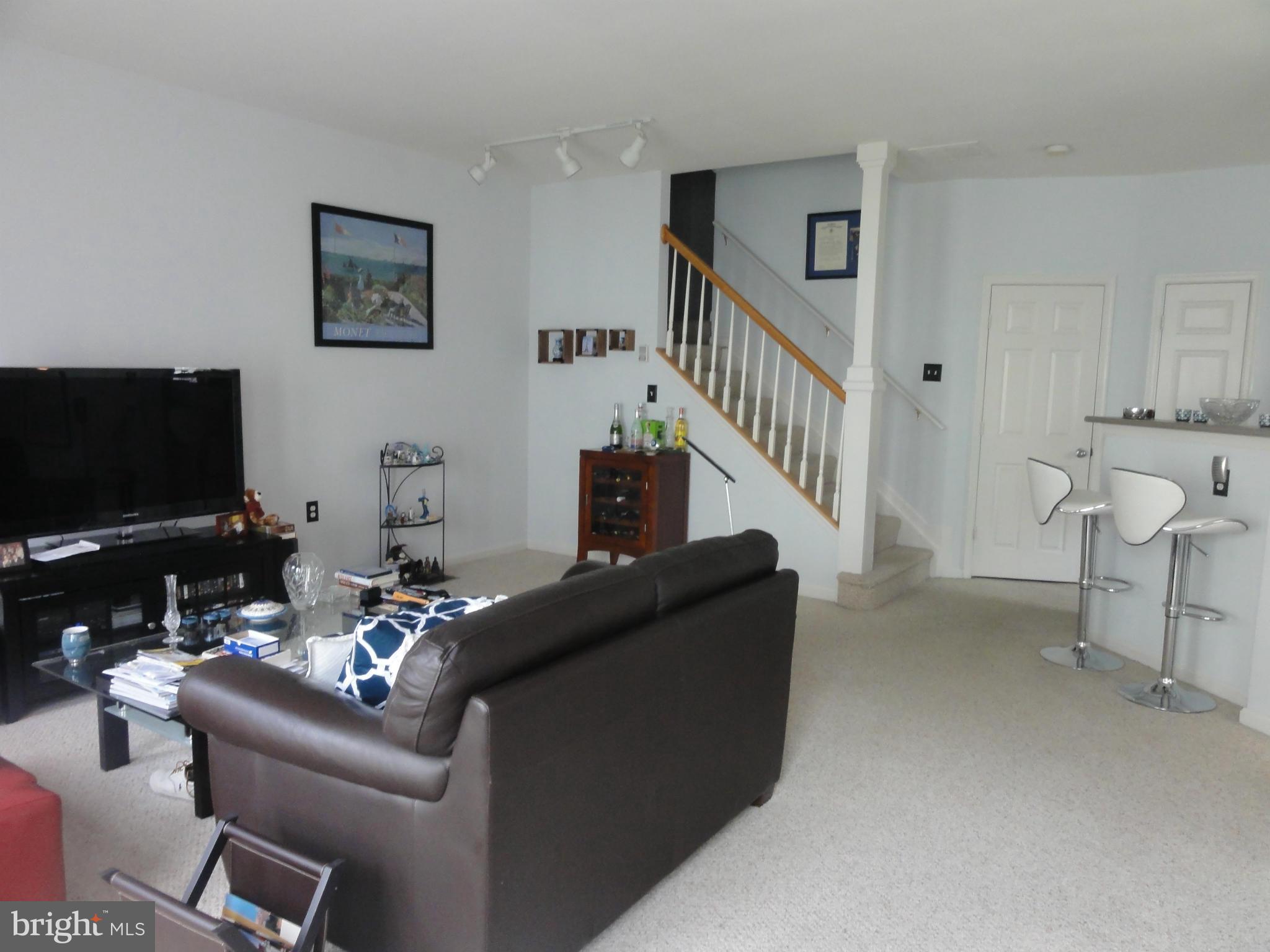 HIGH POINTE AT JEFFERSON PARK - Residential Lease