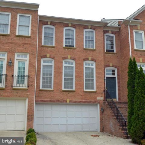 Photo of 10515 Sunny Brooke Lane, POTOMAC, MD 20854 (MLS # MDMC2215040)