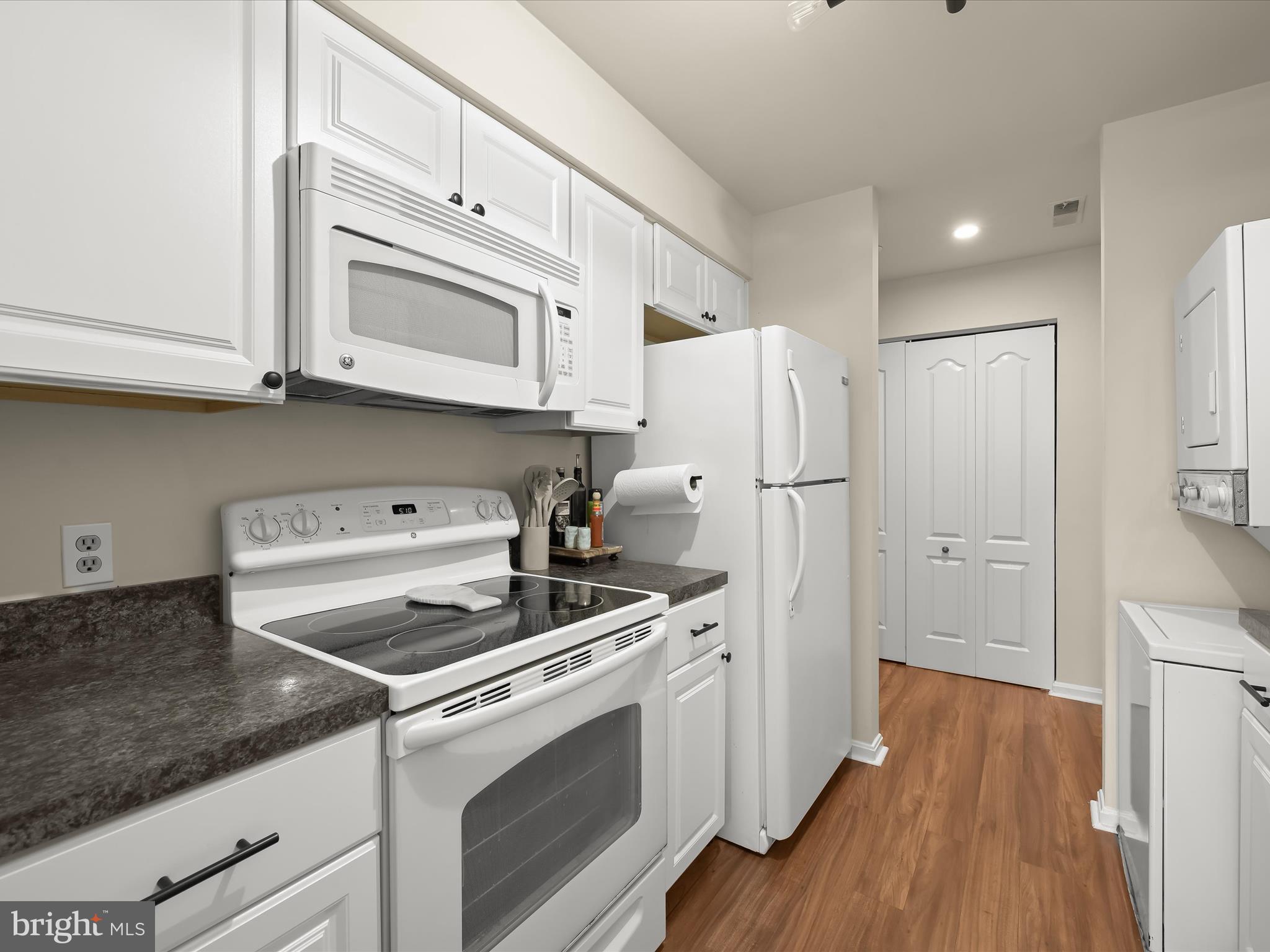 VILLAGE OF MONTGOMERY RUN - Residential