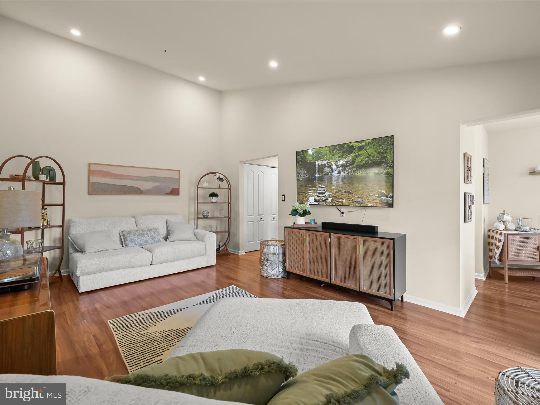 VILLAGE OF MONTGOMERY RUN - Residential