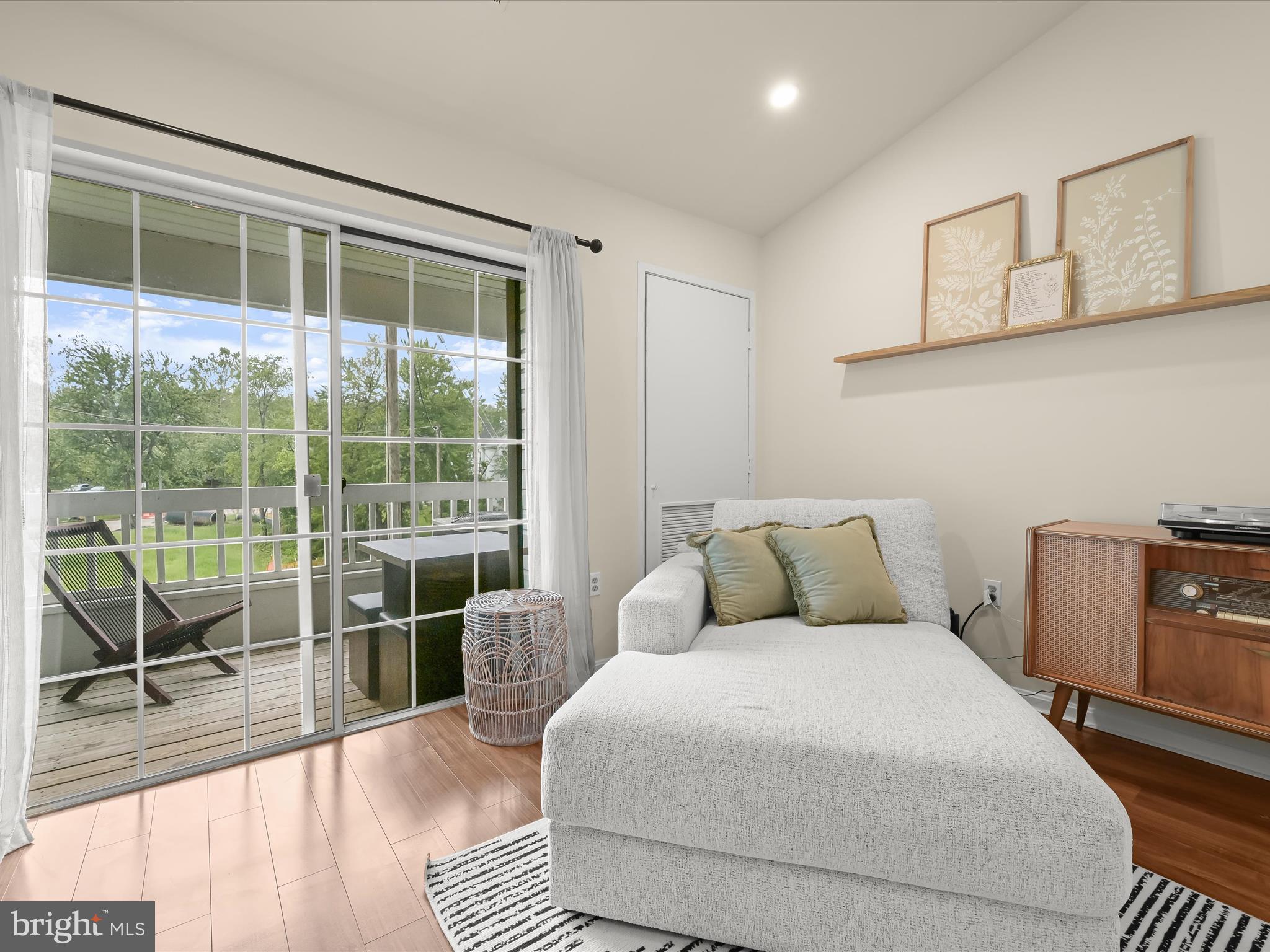 VILLAGE OF MONTGOMERY RUN - Residential