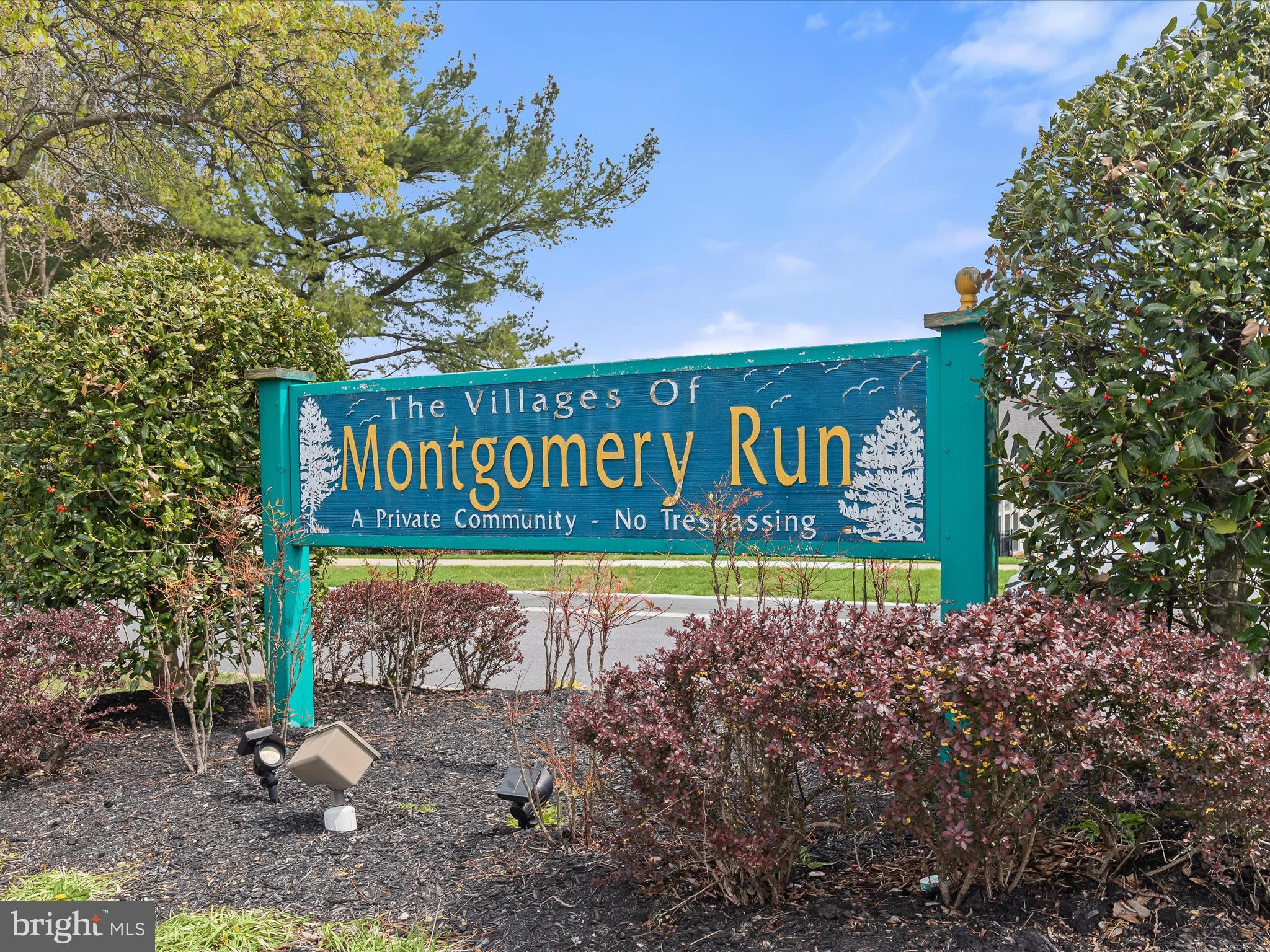 VILLAGE OF MONTGOMERY RUN - Residential