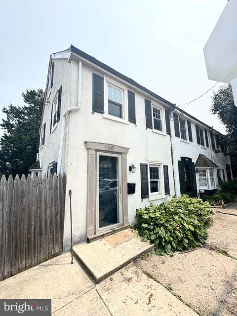 Townhouse For Rent - 150 E Hartwell Lane<br/> Philadelphia County, PHILADELPHIA, PA 19118