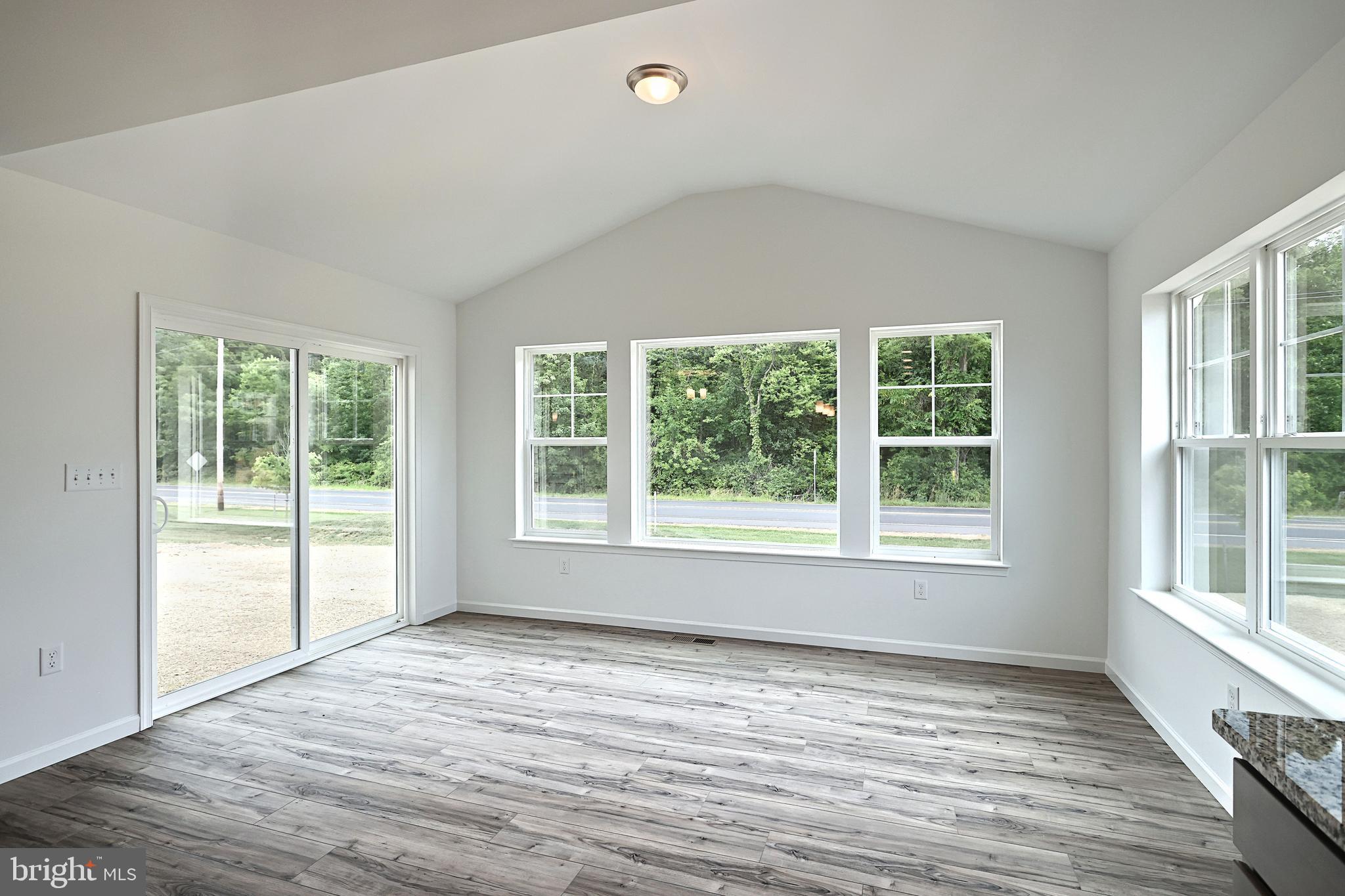 HICKORY POINTE - Residential