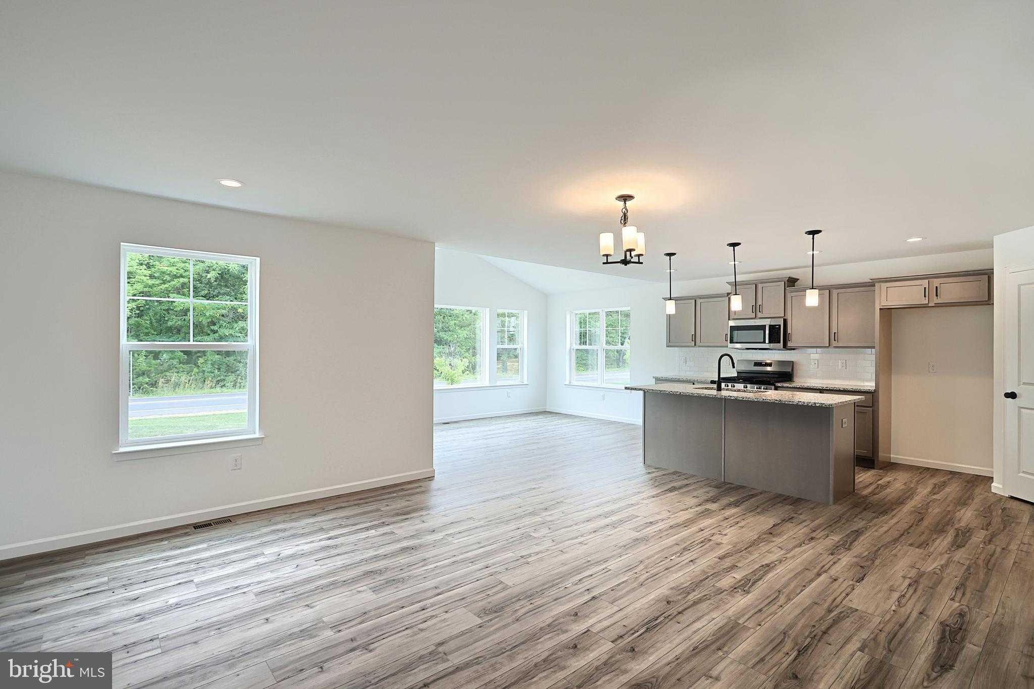 HICKORY POINTE - Residential