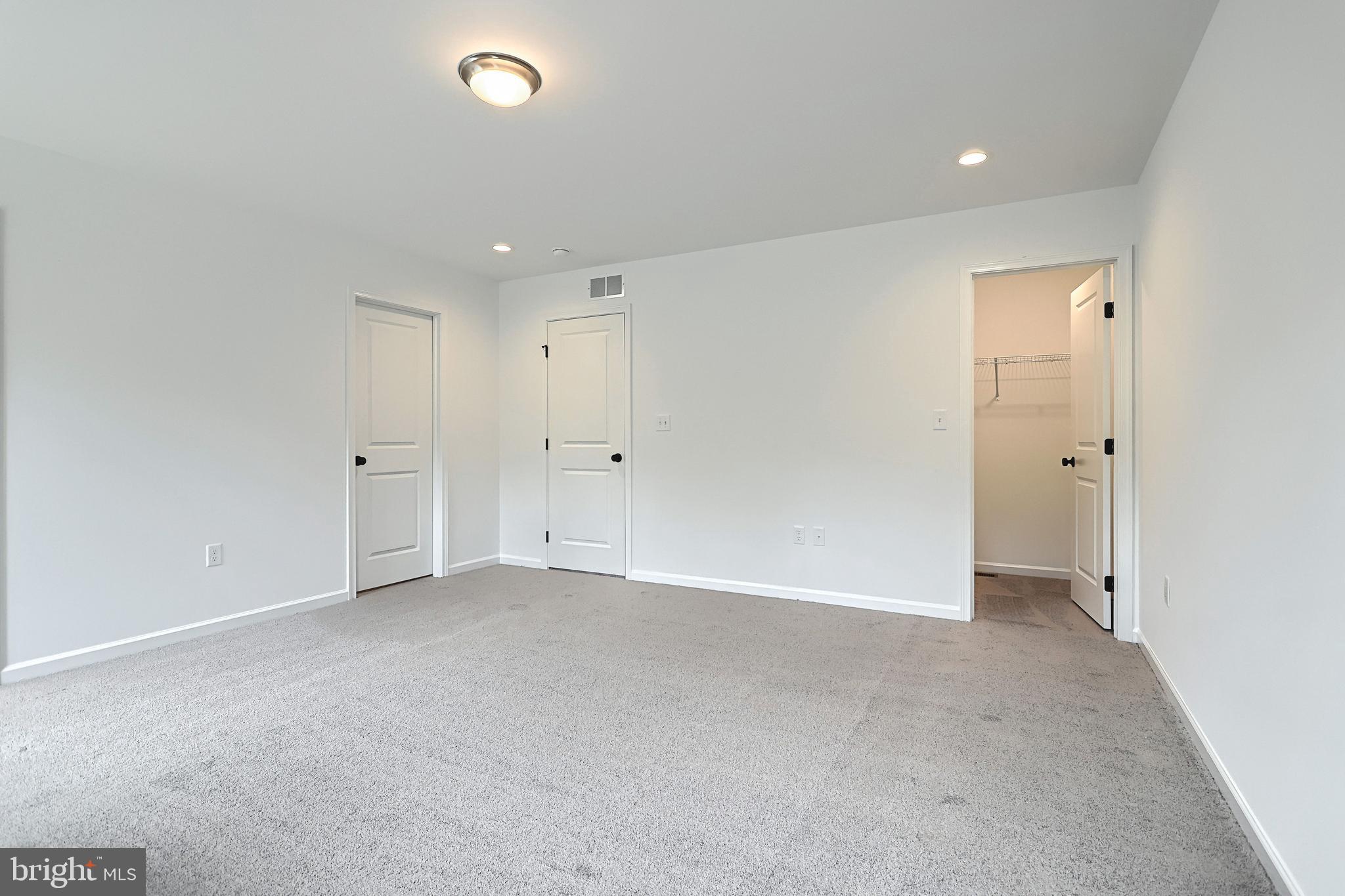 HICKORY POINTE - Residential