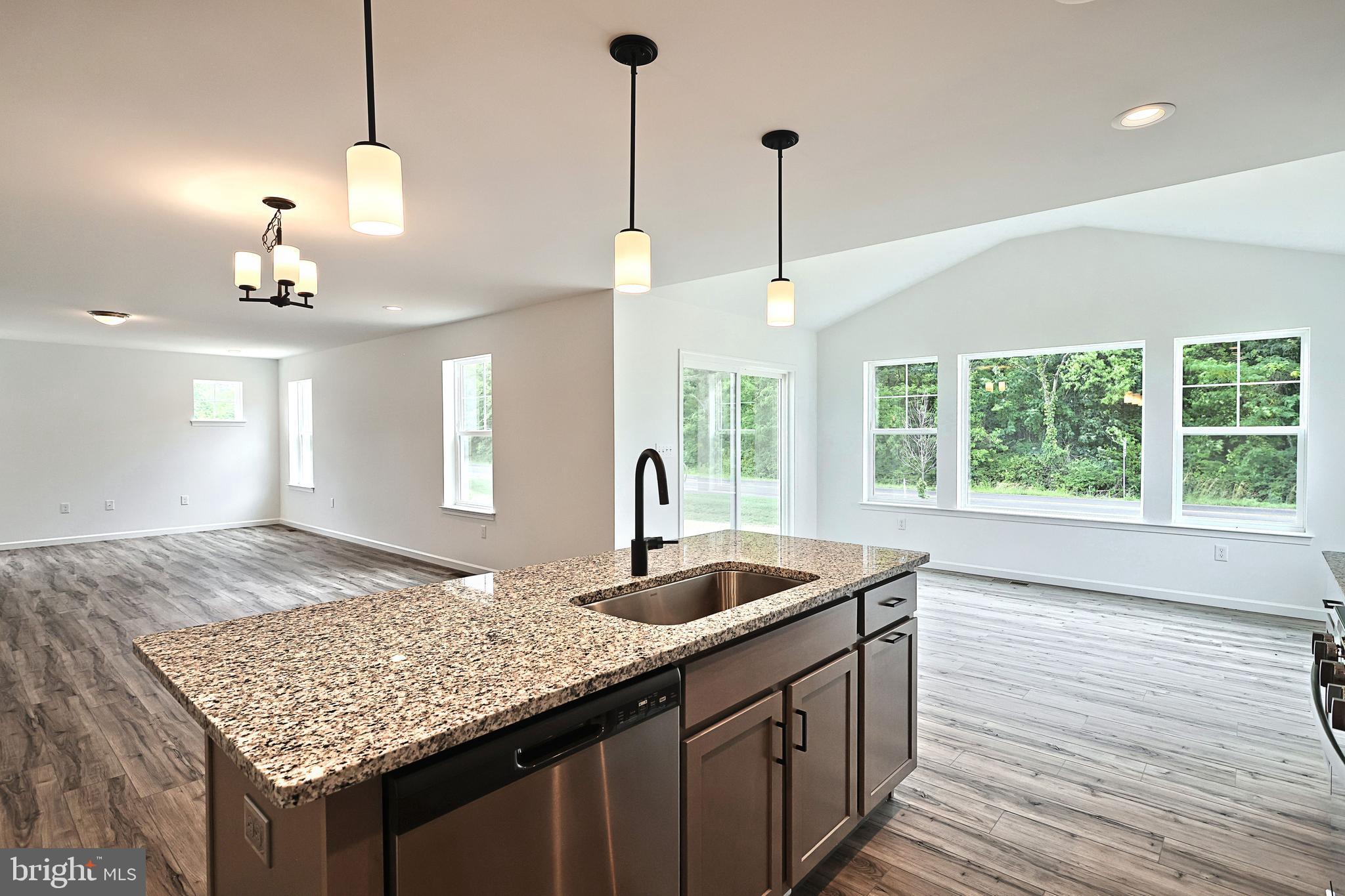 HICKORY POINTE - Residential