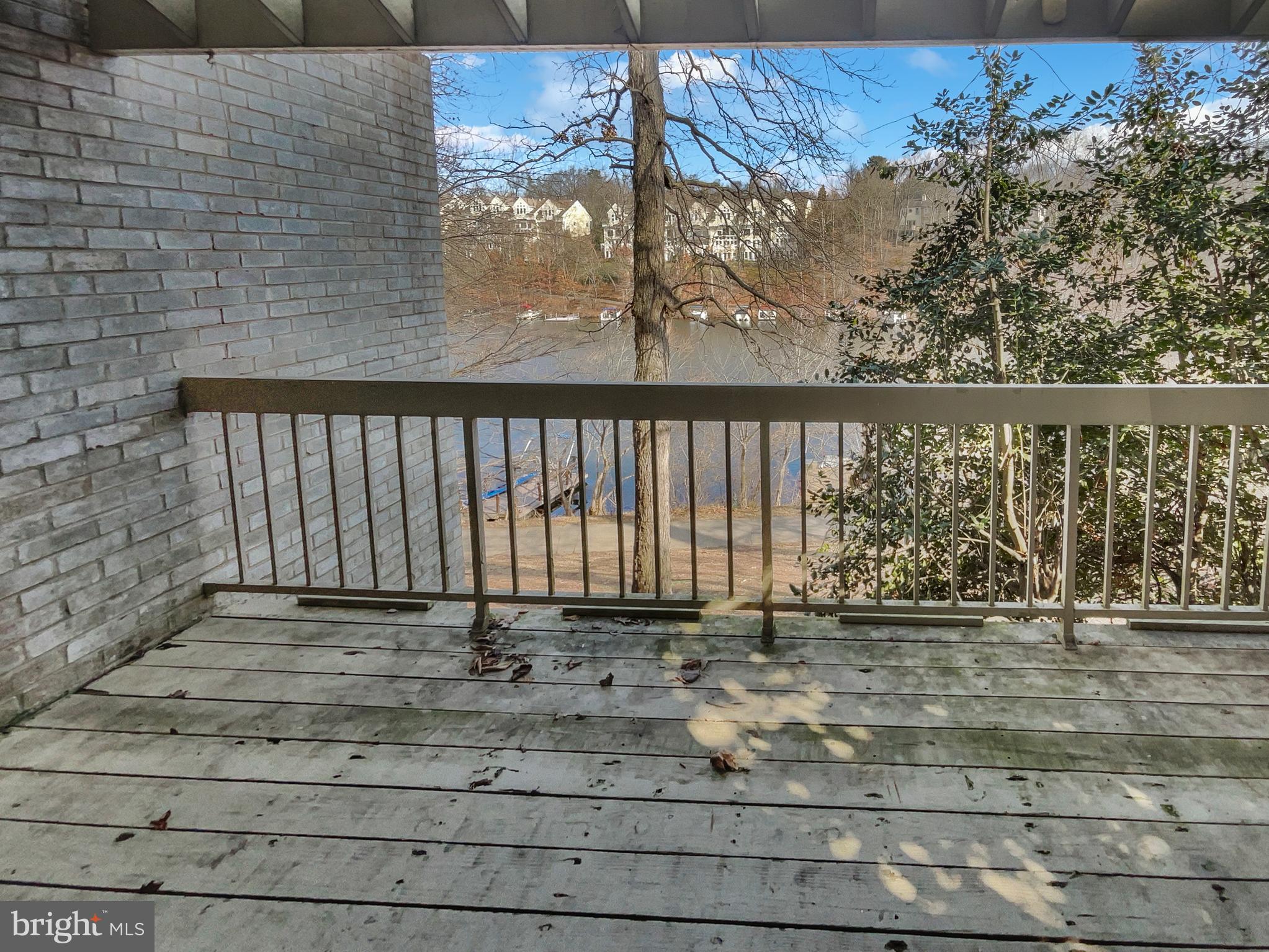 DOCKSIDE - Residential