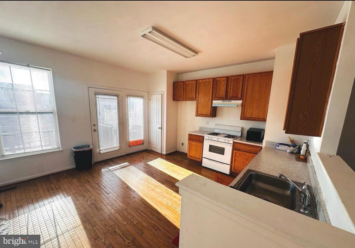 FRANKFORD ESTATES - Residential Lease