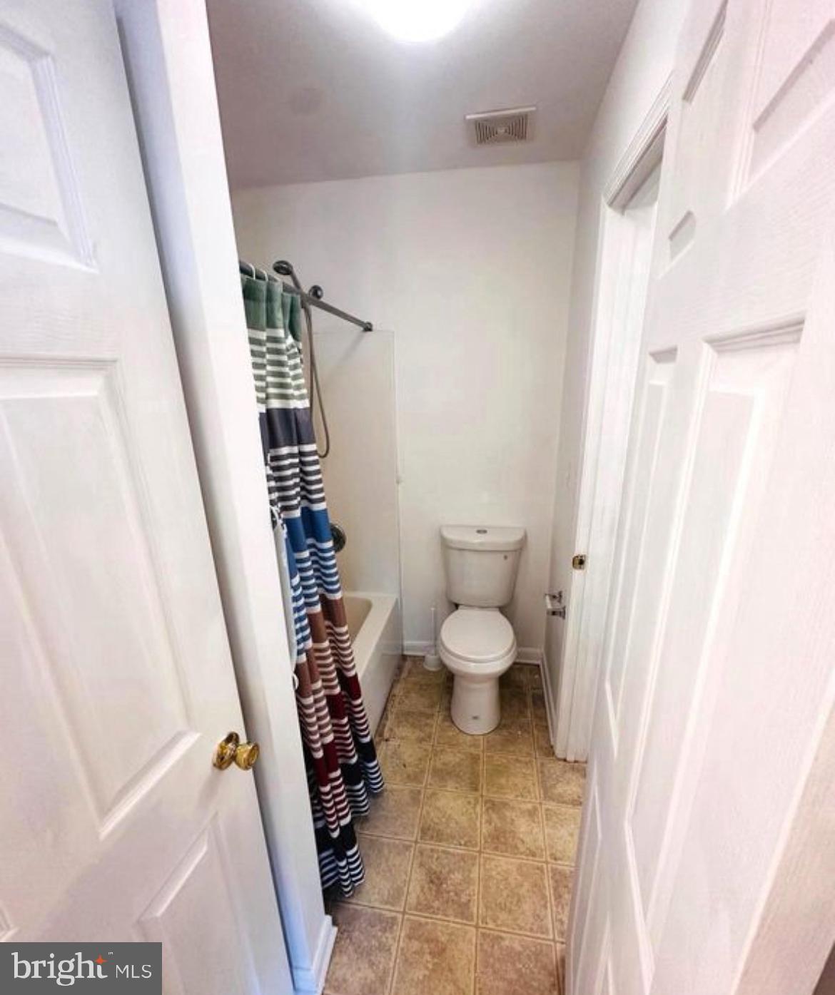 FRANKFORD ESTATES - Residential Lease