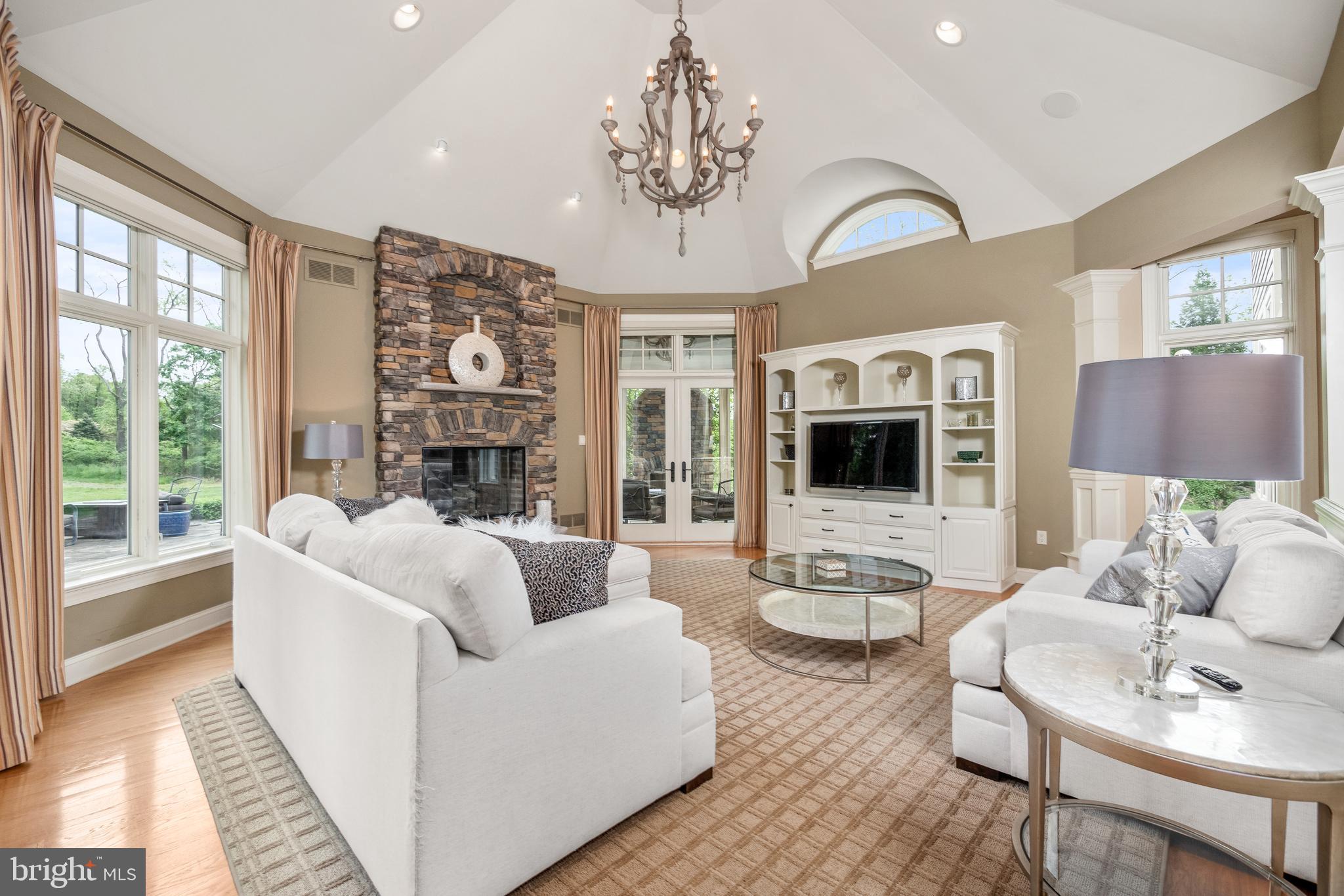 WHITEACRE HILL - Residential