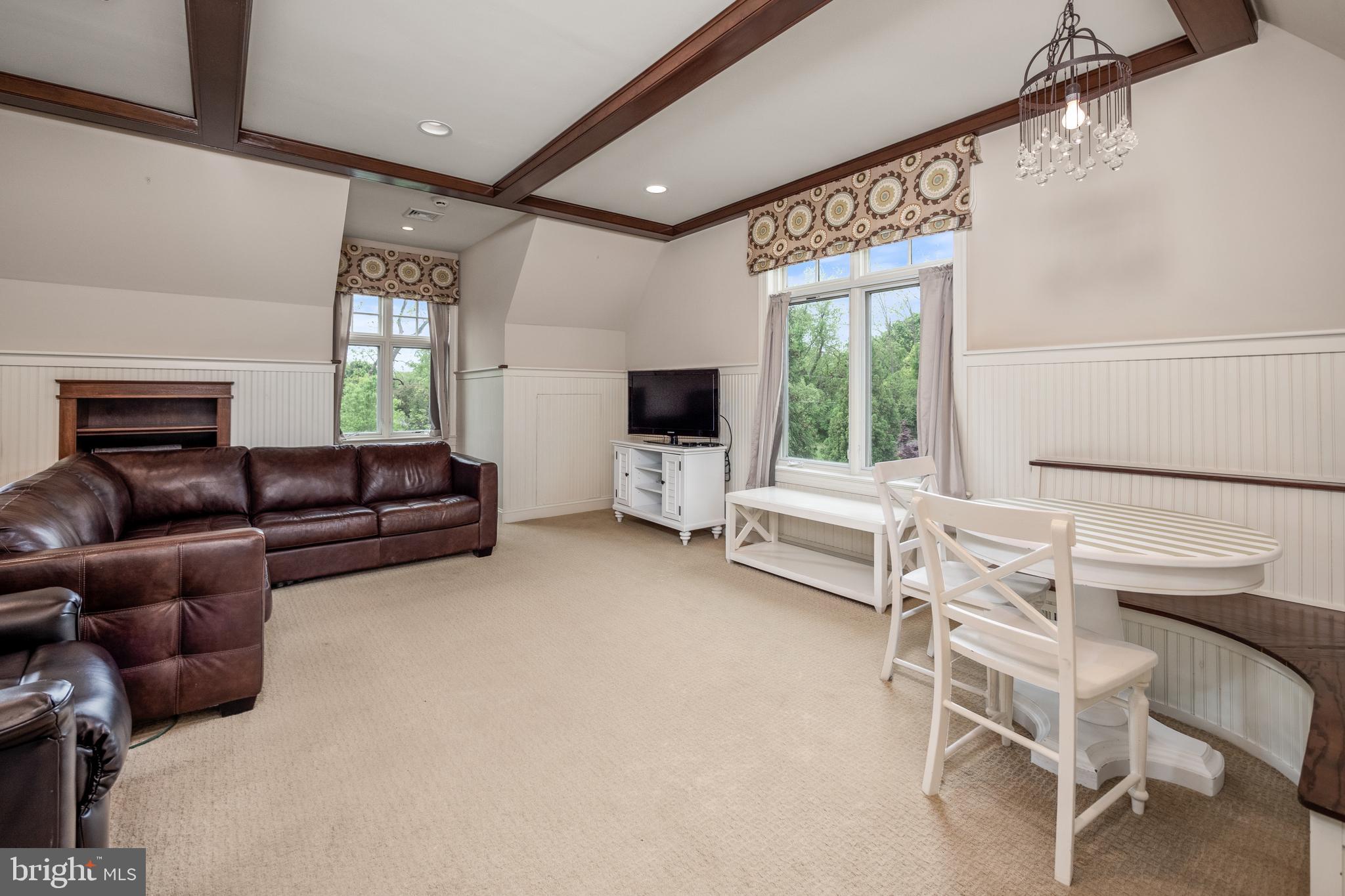 WHITEACRE HILL - Residential