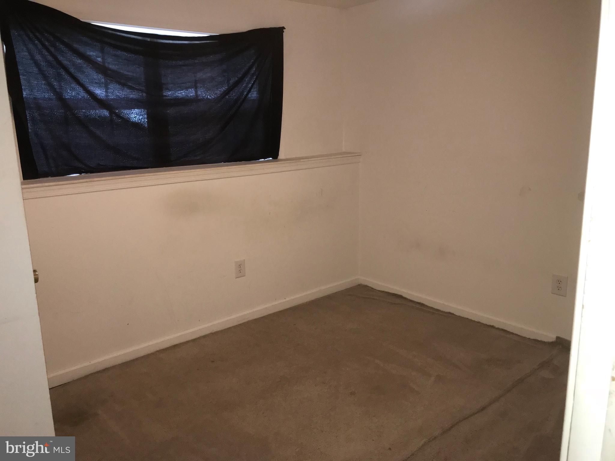 SPRING KNOLL - Residential