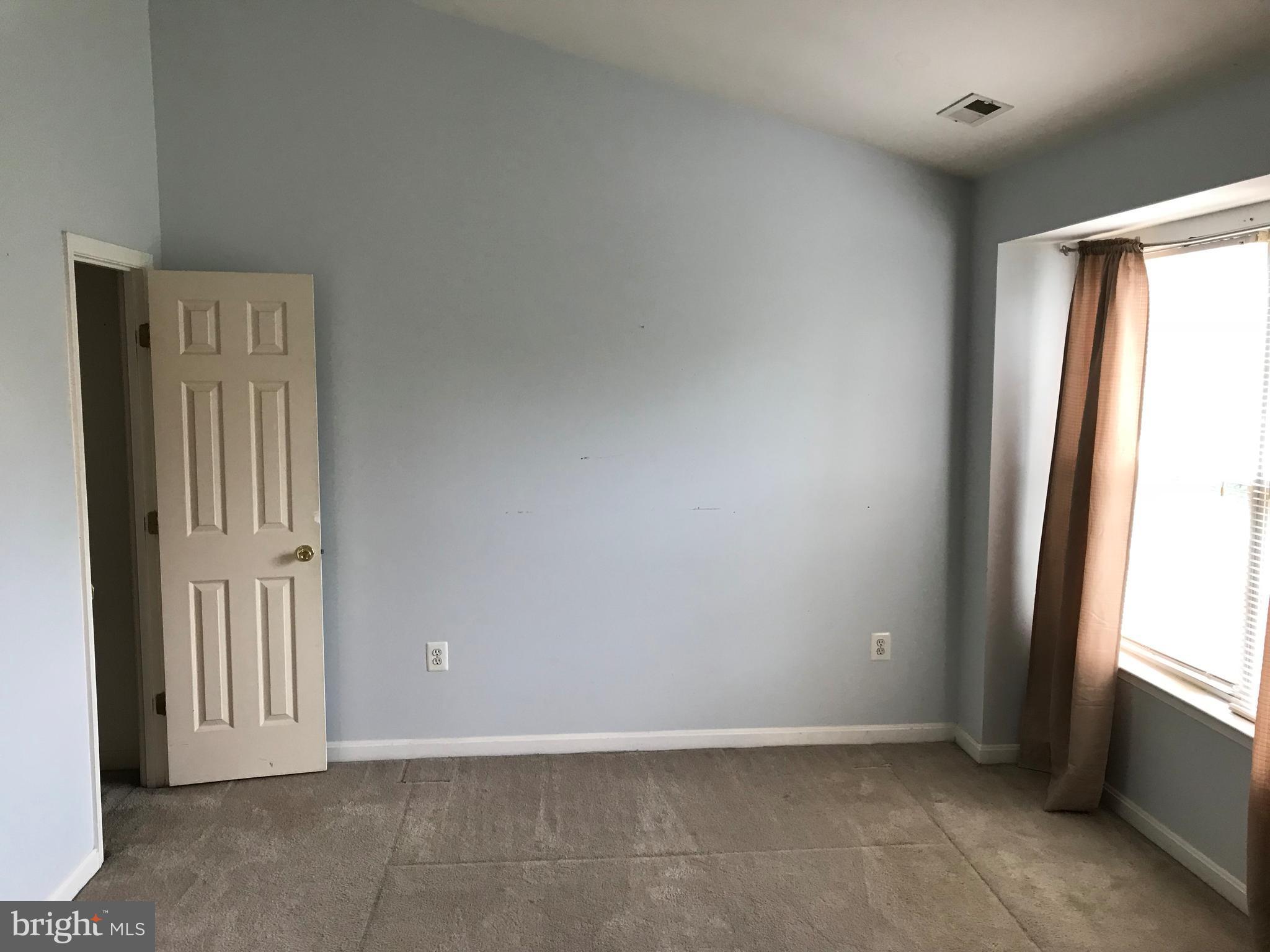 SPRING KNOLL - Residential