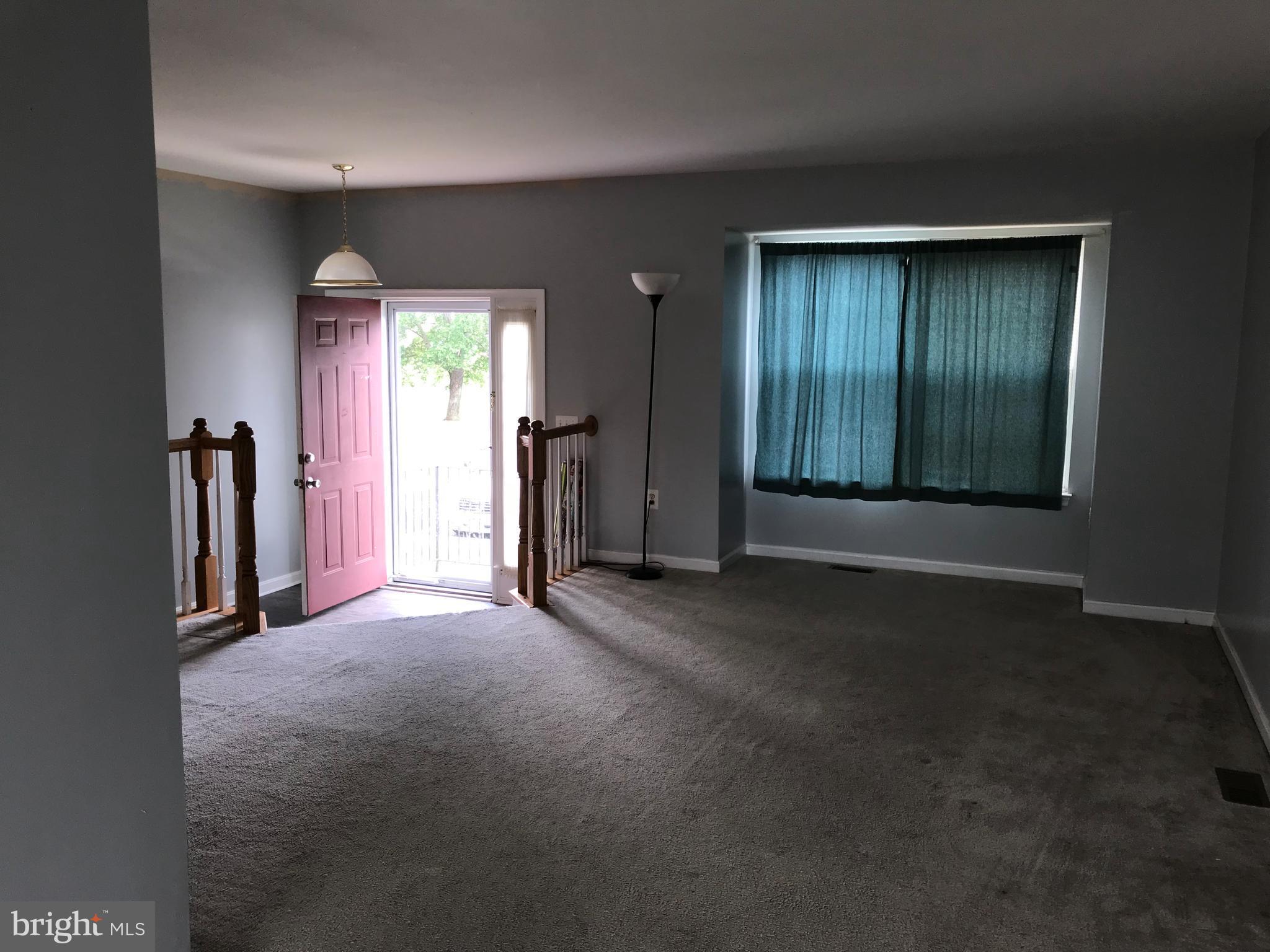 SPRING KNOLL - Residential