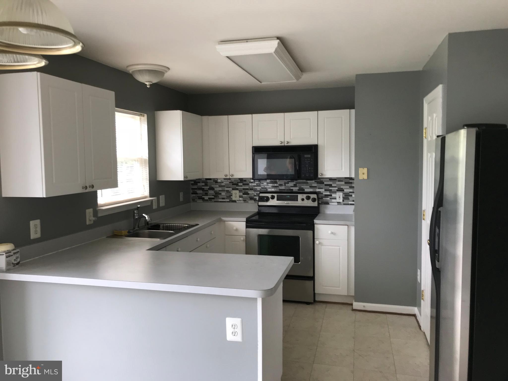 SPRING KNOLL - Residential