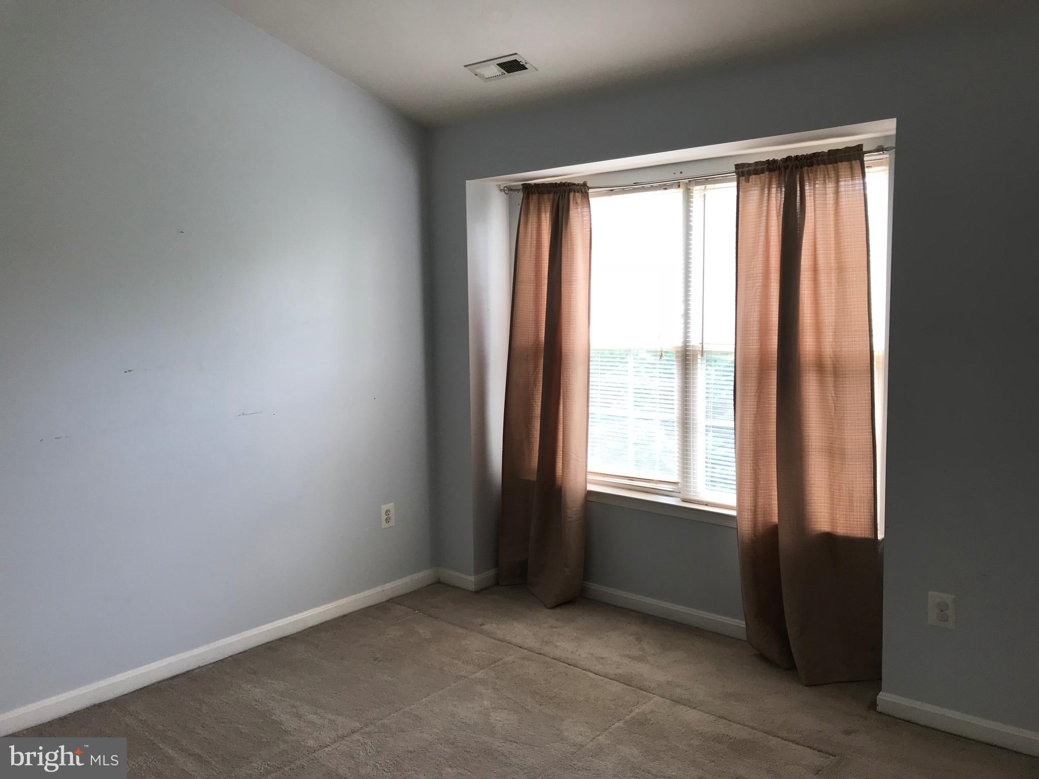 SPRING KNOLL - Residential