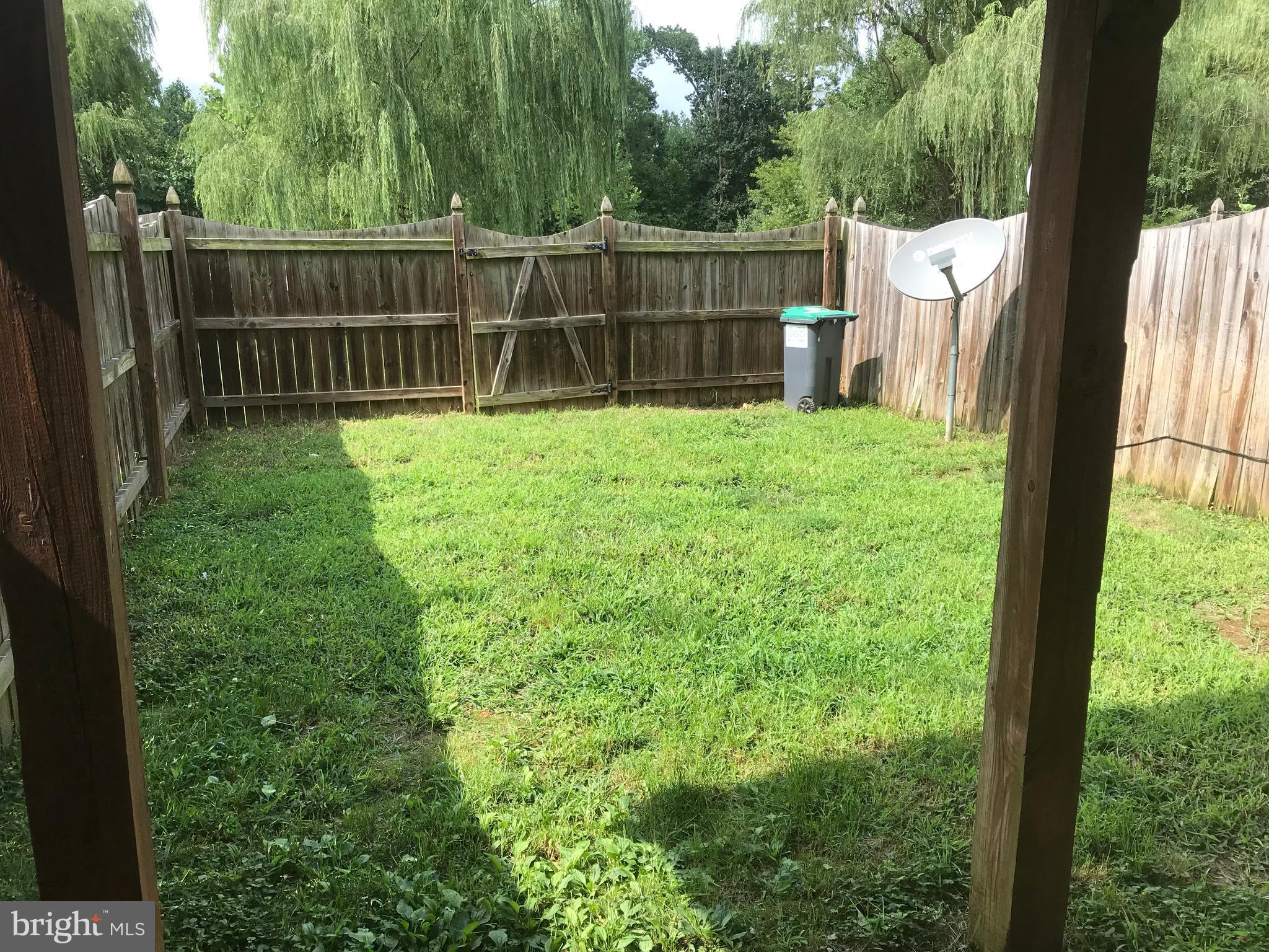 SPRING KNOLL - Residential