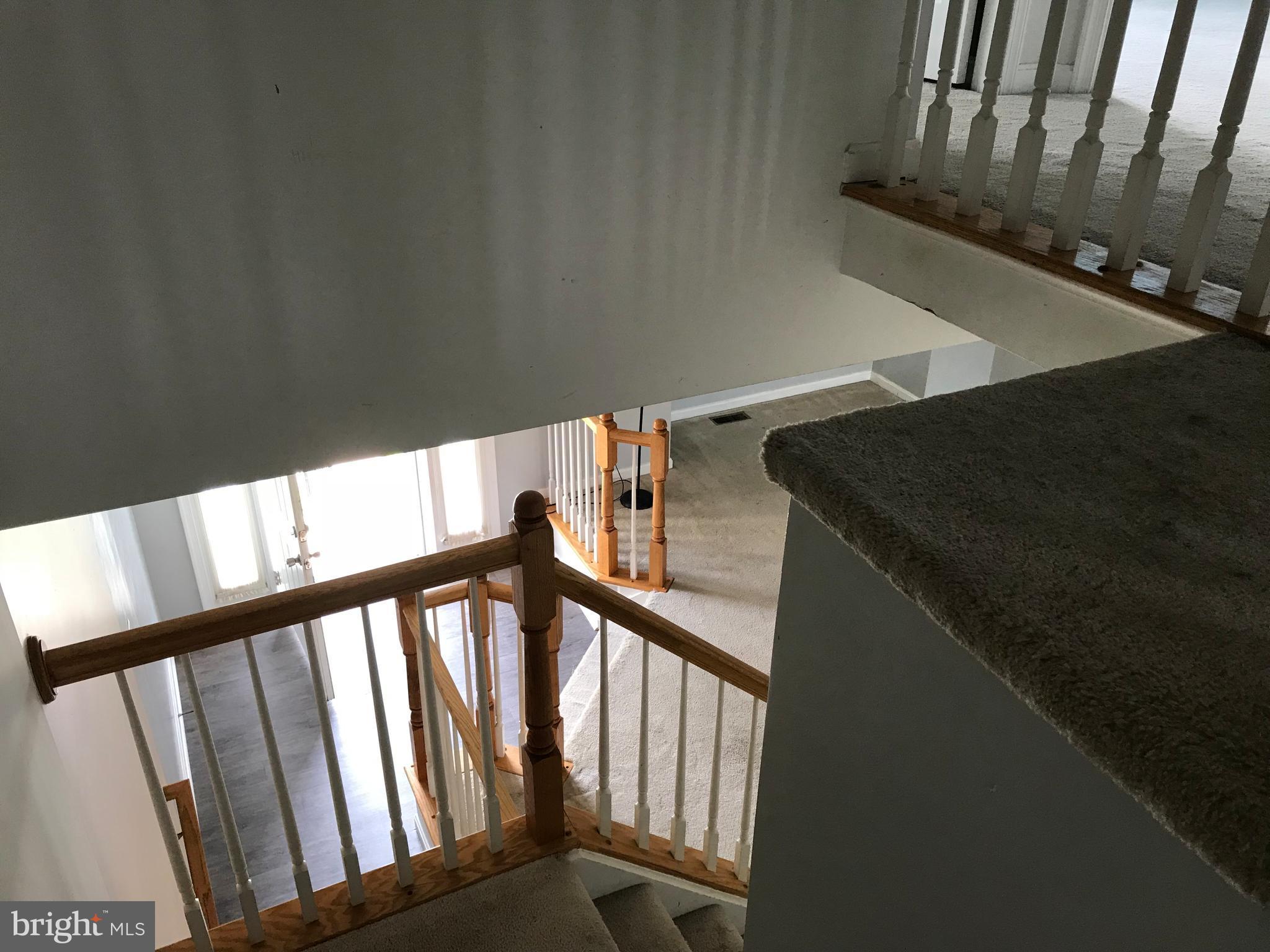 SPRING KNOLL - Residential