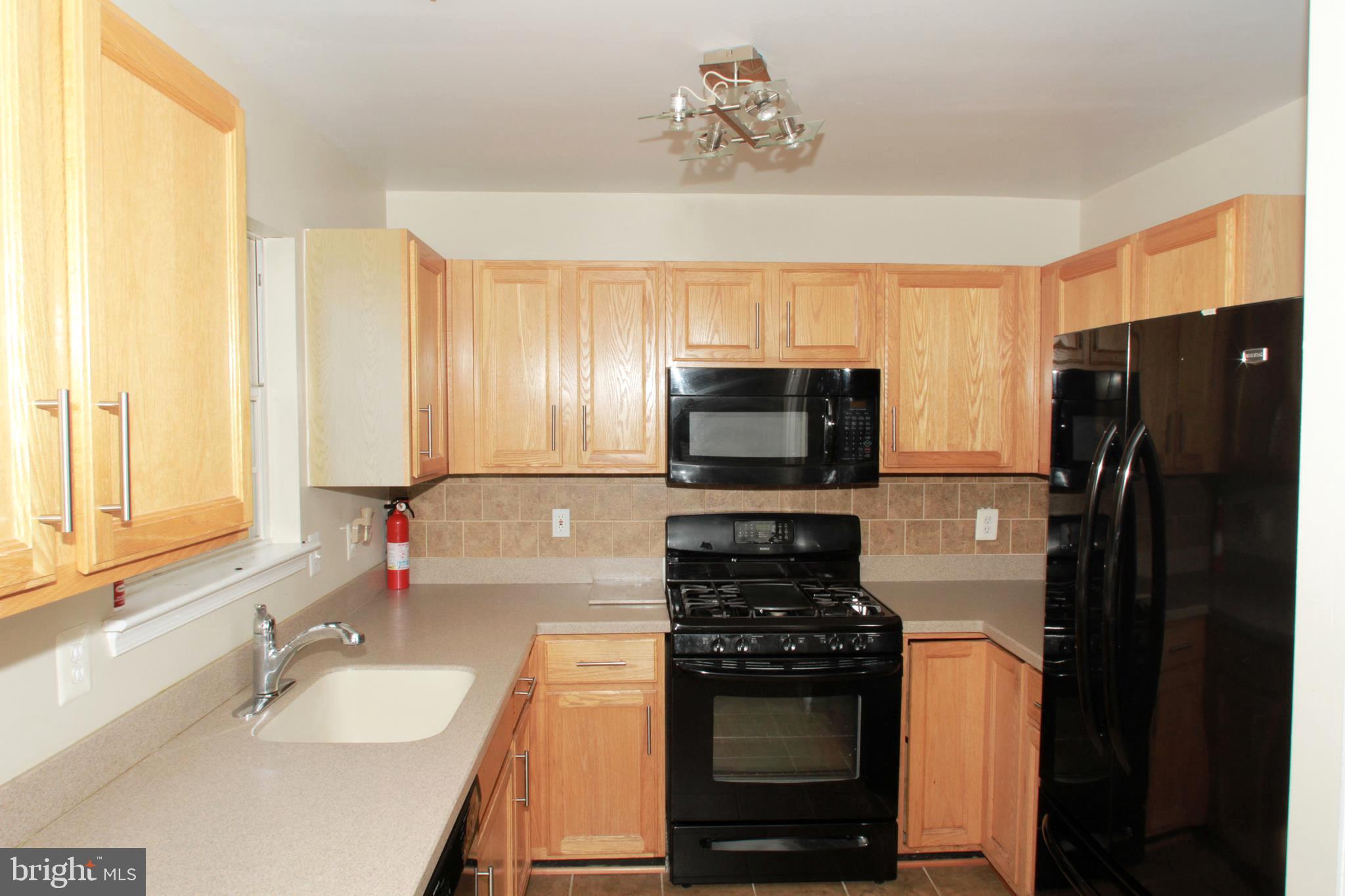 PENNSYLVANIA CROSSING - Residential Lease