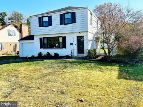 Photo of 954 Louise Avenue, Lancaster, PA 17601 (MLS # PALA2060518)